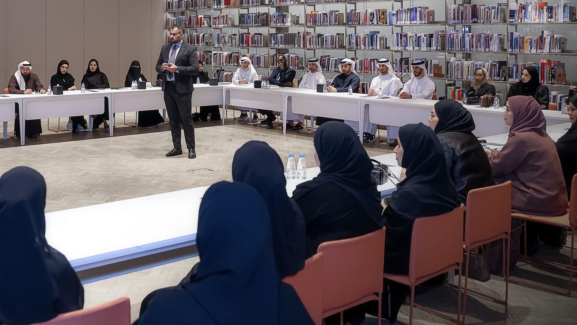 "اقتصادية الشارقة" تنظم جلسة مجموعة تركيز للمستثمرين في الإمارة