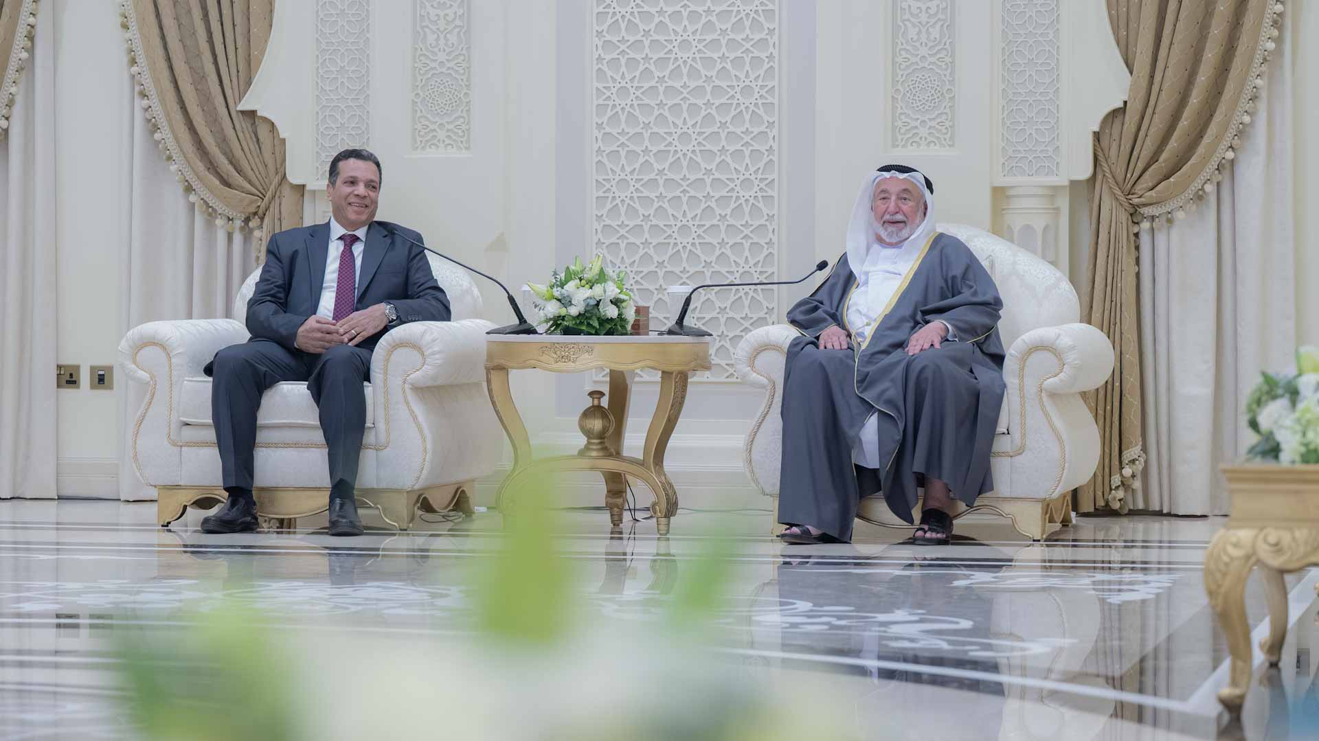 صورة بعنوان: <span class="scChromeData">{"commands":[{"click":"chrome:common:edititem({command:\"webedit:open\"})","header":"Edit the related item","icon":"/temp/iconcache/office/16x16/cubes.png","disabledIcon":"/temp/cubes_disabled16x16.png","isDivider":false,"tooltip":"Edit the related item in the Content Editor.","type":"common"},{"click":"chrome:rendering:personalize({command:\"webedit:personalize\"})","header":"Personalize","icon":"/temp/iconcache/office/16x16/users_family.png","disabledIcon":"/temp/users_family_disabled16x16.png","isDivider":false,"tooltip":"Create or edit personalization for this component.","type":"sticky"},{"click":"chrome:rendering:editvariations({command:\"webedit:editvariations\"})","header":"Edit variations","icon":"/temp/iconcache/office/16x16/windows.png","disabledIcon":"/temp/windows_disabled16x16.png","isDivider":false,"tooltip":"Edit the variations.","type":"sticky"}],"contextItemUri":"sitecore://master/{B612FFA2-77E0-439B-B19F-4FB51C46D1DF}?lang=ar&ver=1","custom":{},"displayName":"Title","expandedDisplayName":"This is require field and Maximum 90 character is allow"}</span><span sc_parameters="prevent-line-break=true" class="scWebEditInput scEnabledChrome" id="fld_B612FFA277E0439BB19F4FB51C46D1DF_E873DAB3C3324E8EB106973D9F53F5B7_ar_1_56043aa116d84792b097d4b770389d97_3459_edit" contenteditable="true" scdefaulttext="[No text in field]" scfieldtype="single-line text" sc-part-of="field">حاكم الشارقة يستقبل أبناء القارئ عبد الباسط ويطلق تطبيق "المعين"</span>_6BA5BD0502D64EA7A9C72B337612751A