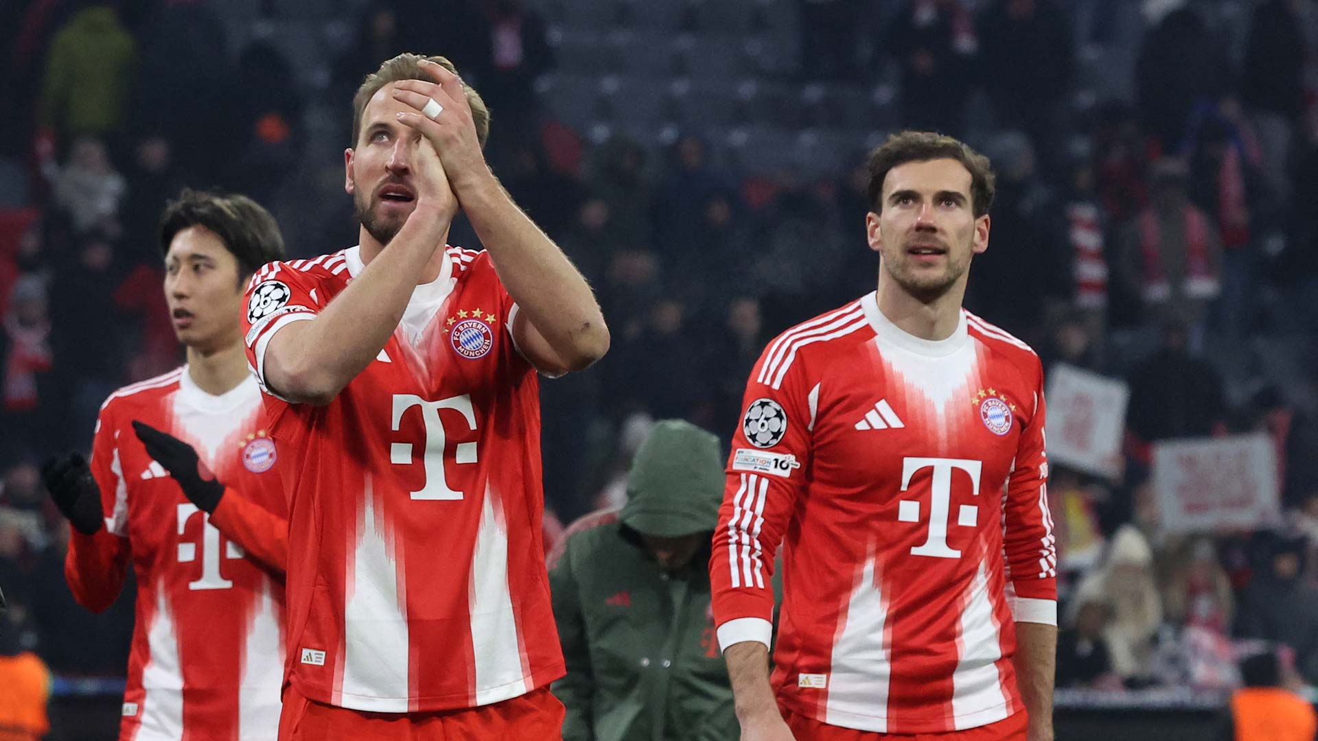 Barcelona close to Champions League knockout stage qualification