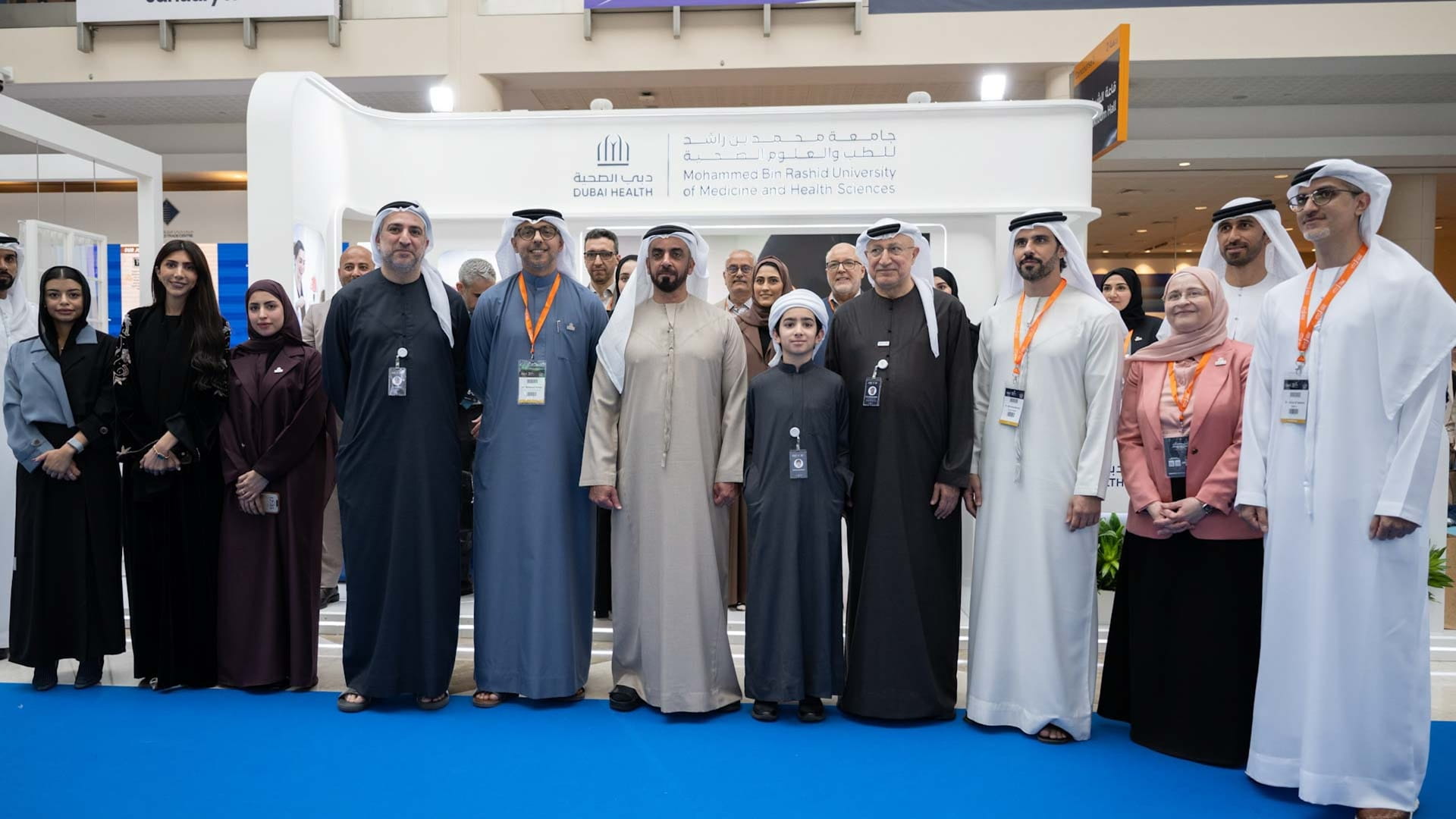 في زيارة.. سيف بن زايد يتفقد أجنحة "إيدك دبي 2026" 