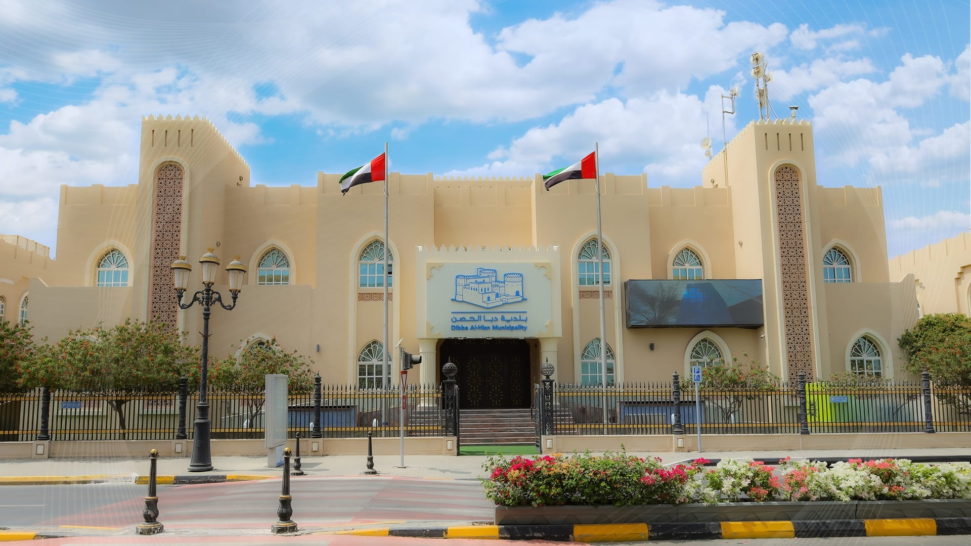 صورة بعنوان: بلدية دبا الحصن تنجز عشرات البلاغات للحالة الجوية خلال وقت قياسي 