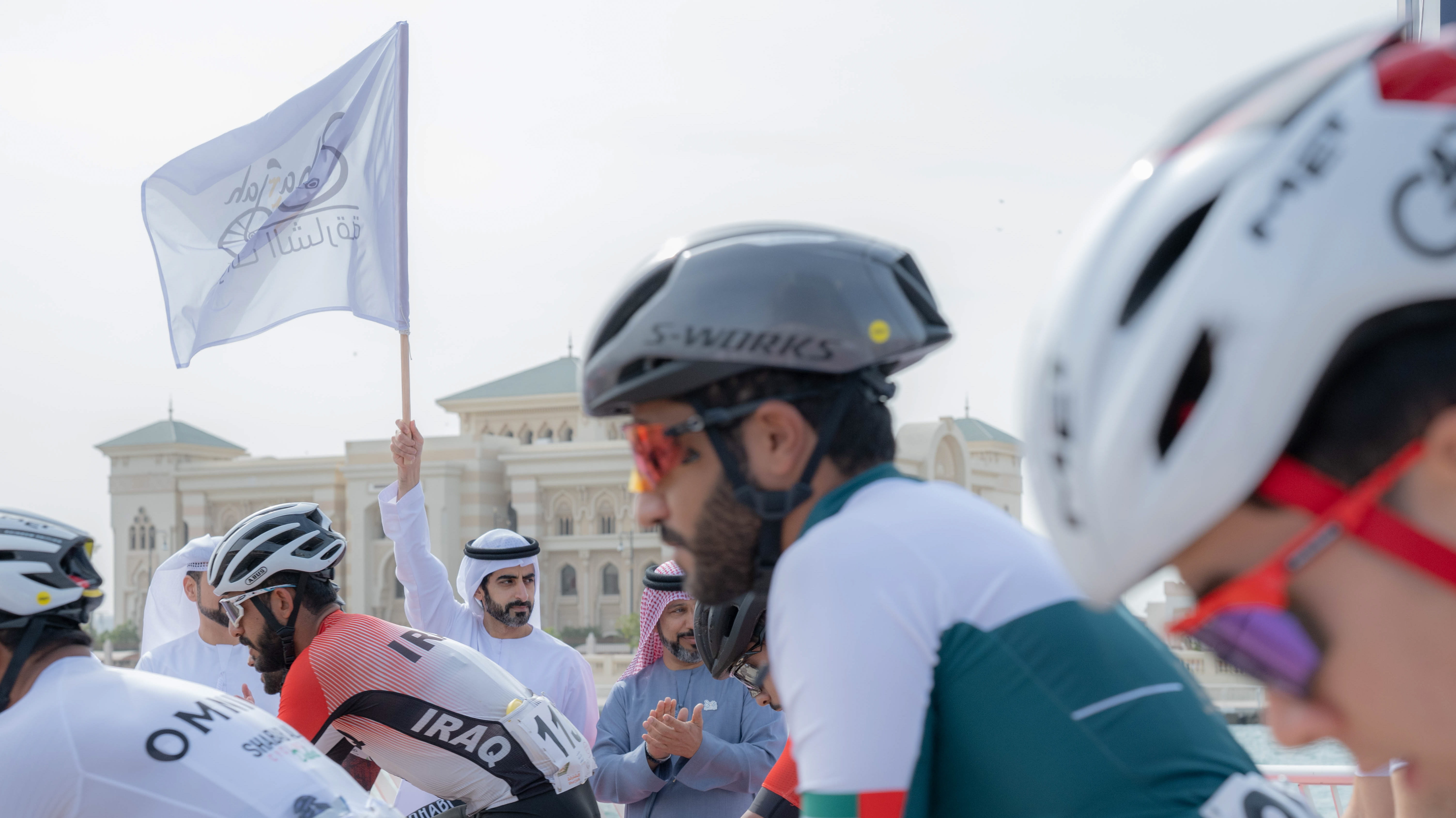 سالم بن عبد الرحمن يشهد انطلاق طواف الشارقة الدولي الـ11 للدراجات