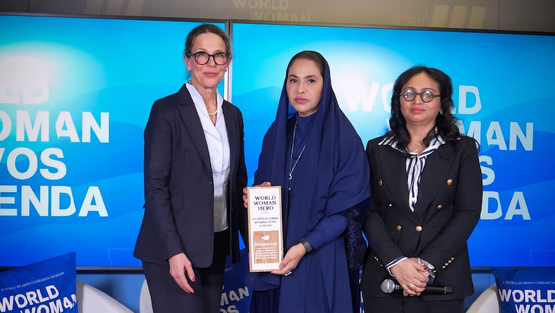 مؤسسة المرأة العالمية تكرم الشيخة شما بنت محمد بجائزة دولية مرموقة 