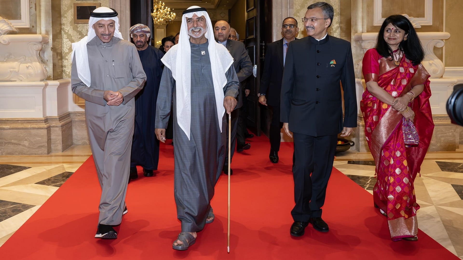 صورة بعنوان: نهيان بن مبارك يحضر احتفال سفارة الهند بيوم الجمهورية الـ 77 