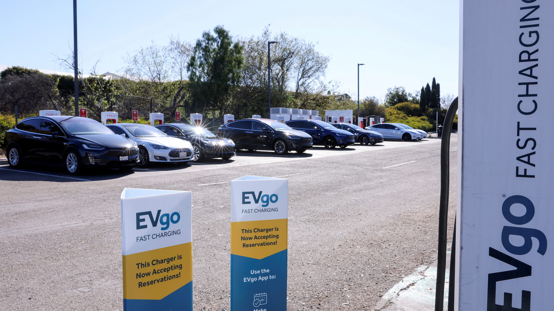 صور فضائية تؤكد.. السيارات الكهربائية تزود أحياء سكنية بهواء نقى 