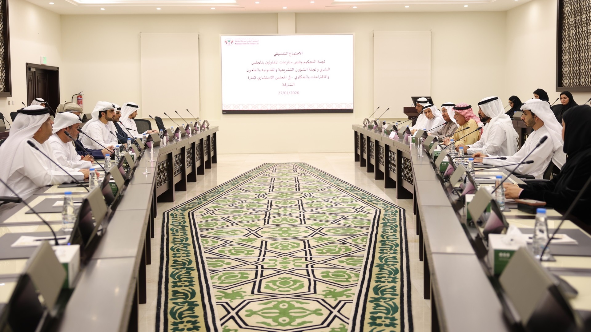 صورة بعنوان: "لجنة الاستشاري" تبحث أطر التعاون في مجال التشريع مع"بلدي الشارقة" 