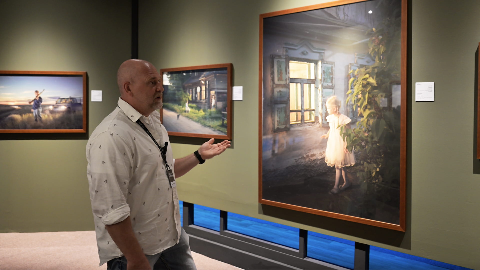 "لوحات الغسق" تأسر قلوب زوار "اكسبوجر" بمزيج ضوئي متناغم  