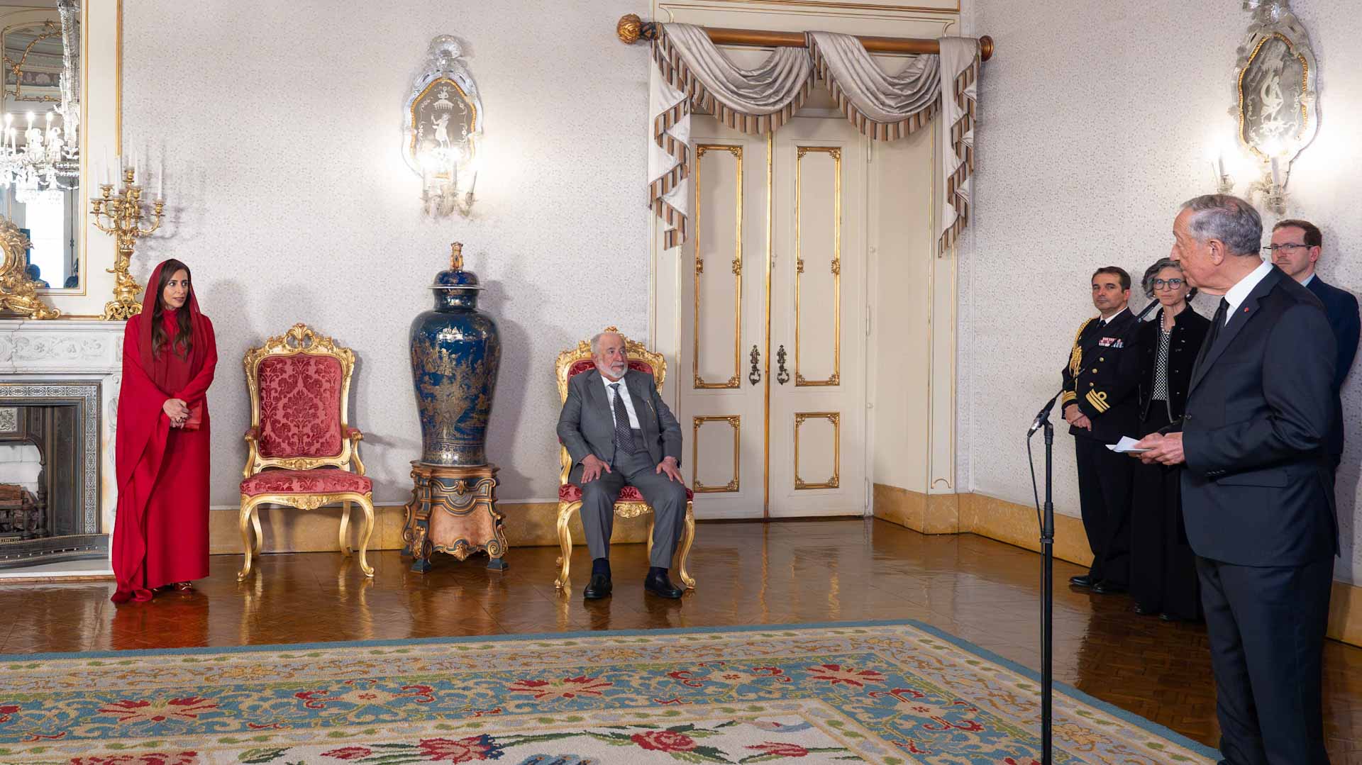 الرئيس البرتغالي يمنح حاكم الشارقة أعلى وسام ثقافي سيادي