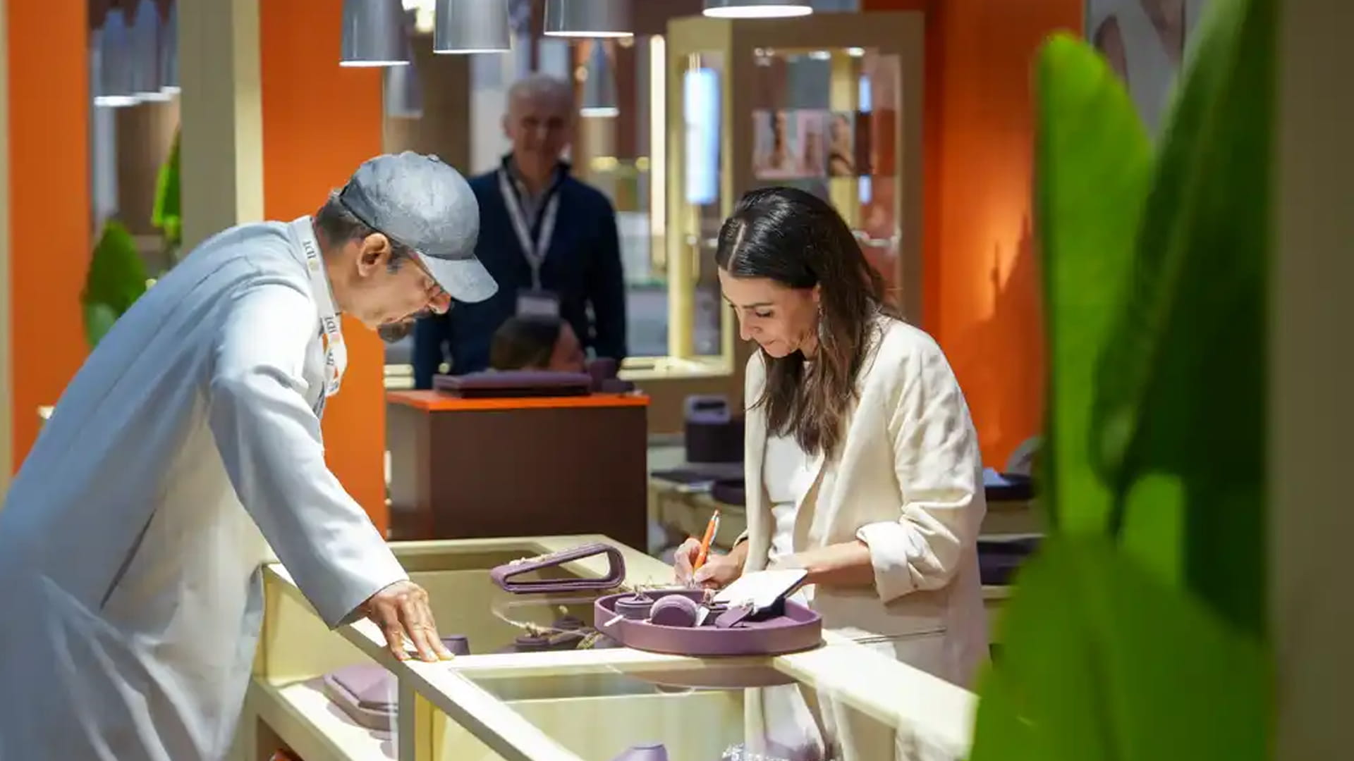 Jewels of Emirates Show dazzles visitors with luxury designs  