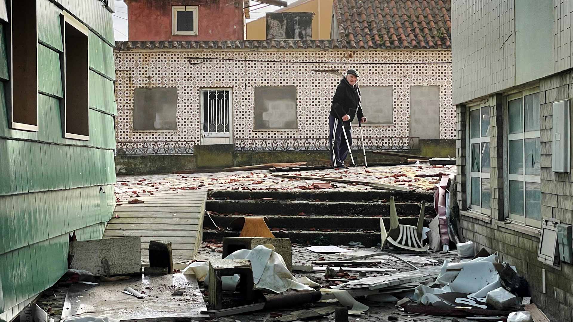 "كريستن" تضرب البرتغال مجدداً وتُبقي 200 ألف بلا كهرباء 