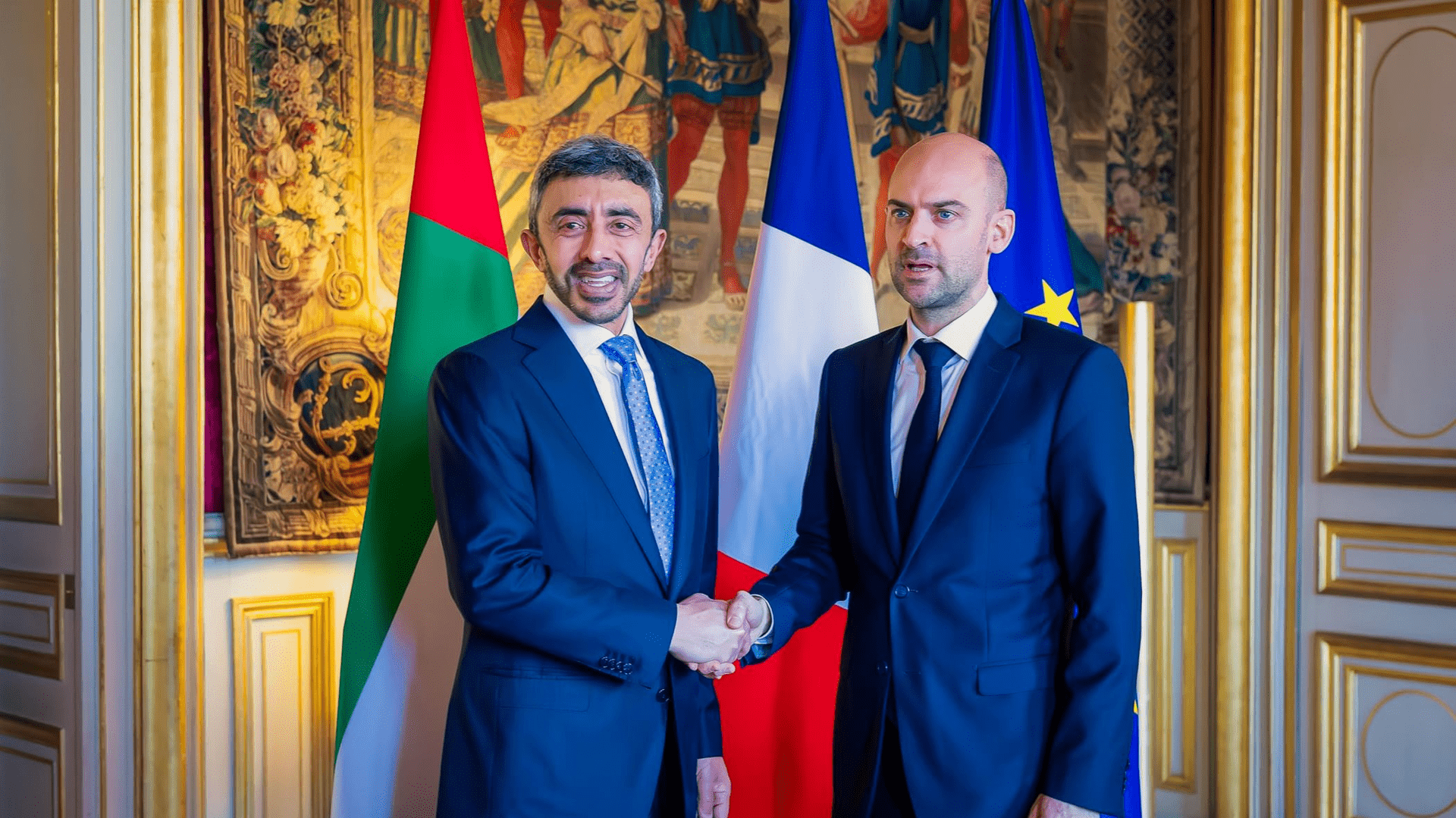Abdullah bin Zayed meets France's Foreign Minister in Paris