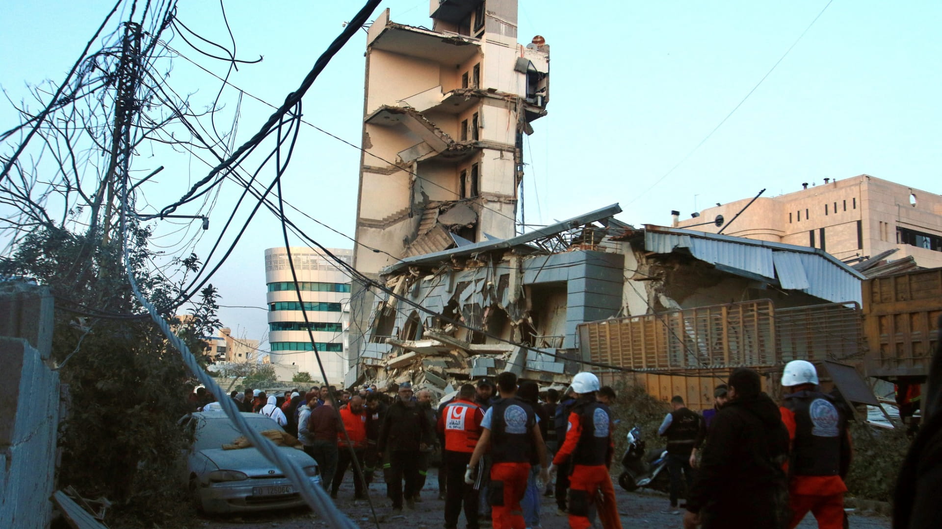 14قتيلاً و25 جريحاً في غارات على جنوب لبنان 