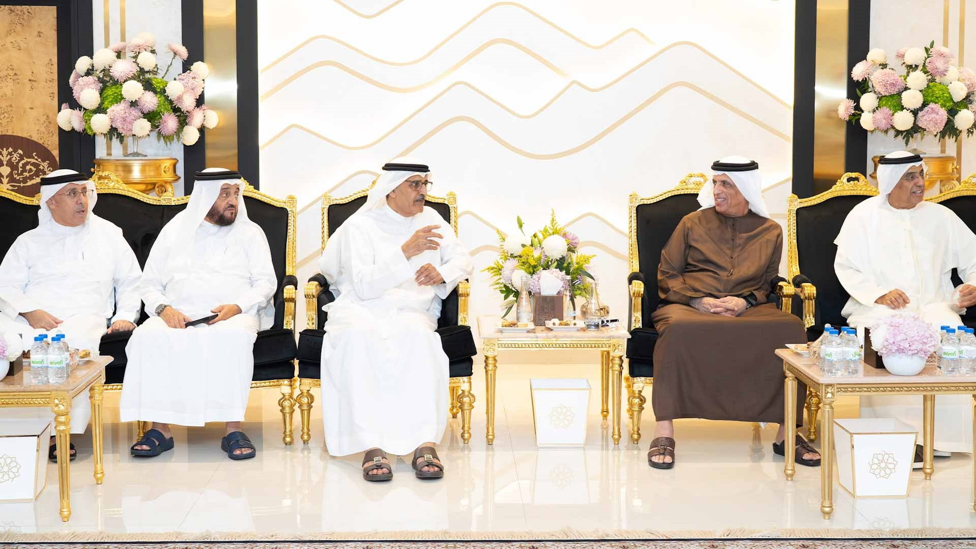 سعود بن صقر يواصل استقبال المهنئين بشهر رمضان المبارك 