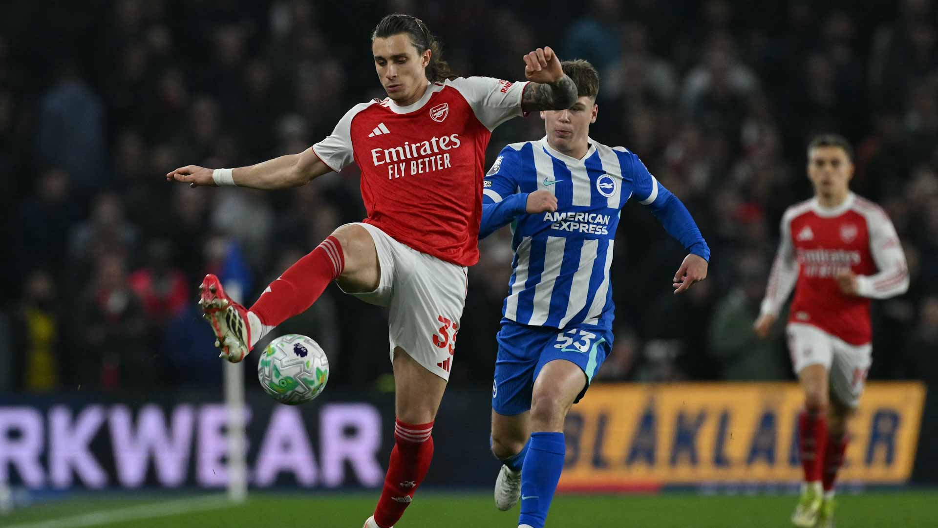 أرسنال يحلق في صدارة الدوري الإنجليزي الممتاز  