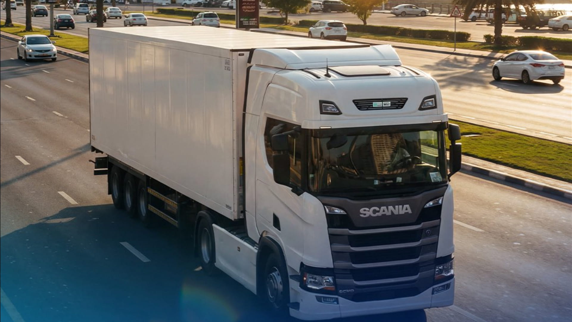 مواصلات الشارقة ترفع حظر الشاحنات على طريق الإمارات والذيد والمدام