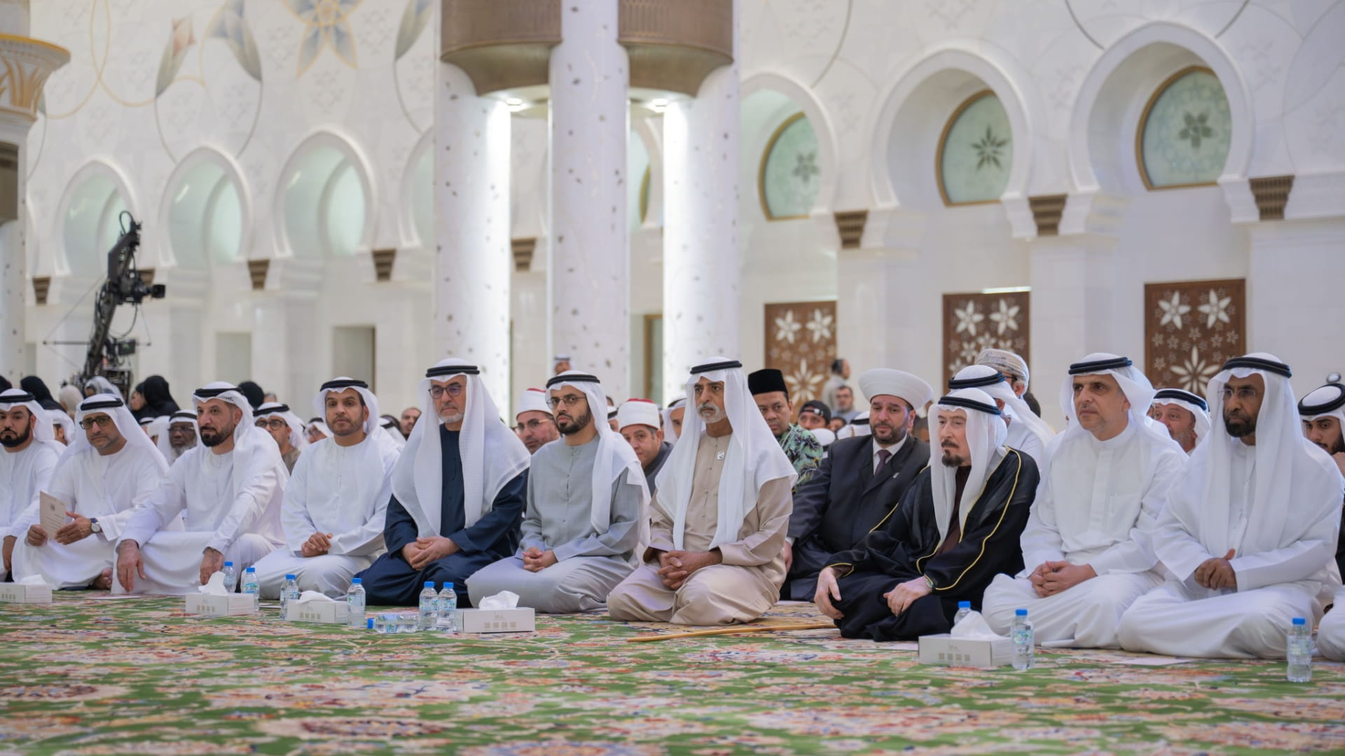 نهيان بن مبارك يشهد فعالية "يوم زايد للعمل الإنساني" 