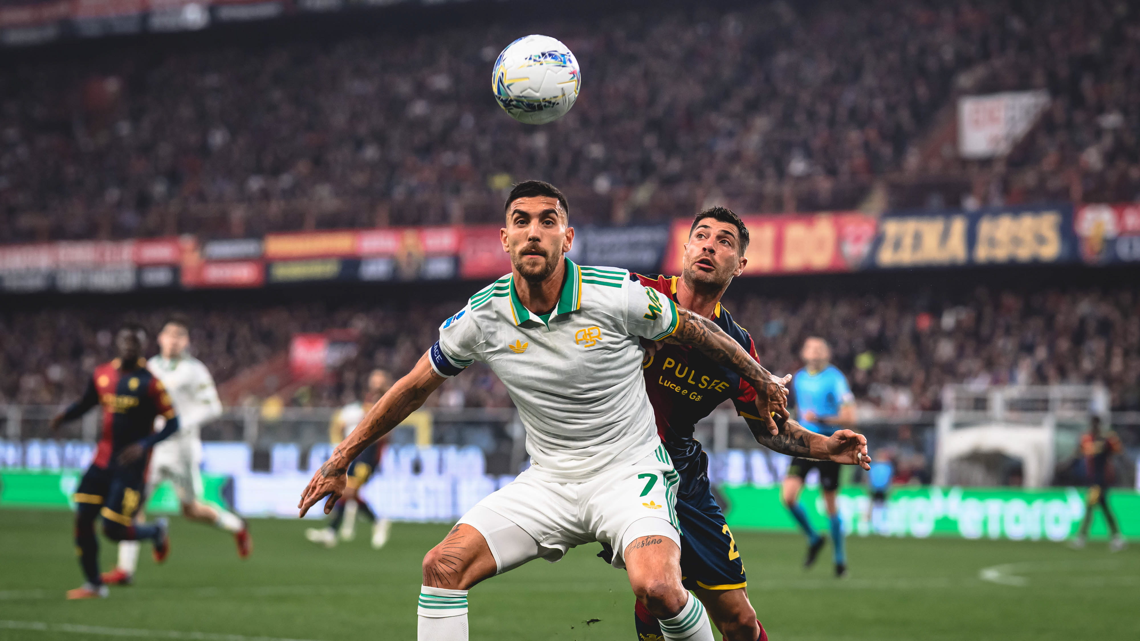 روما يفقد المركز الرابع في الدوري الإيطالي لكرة القدم