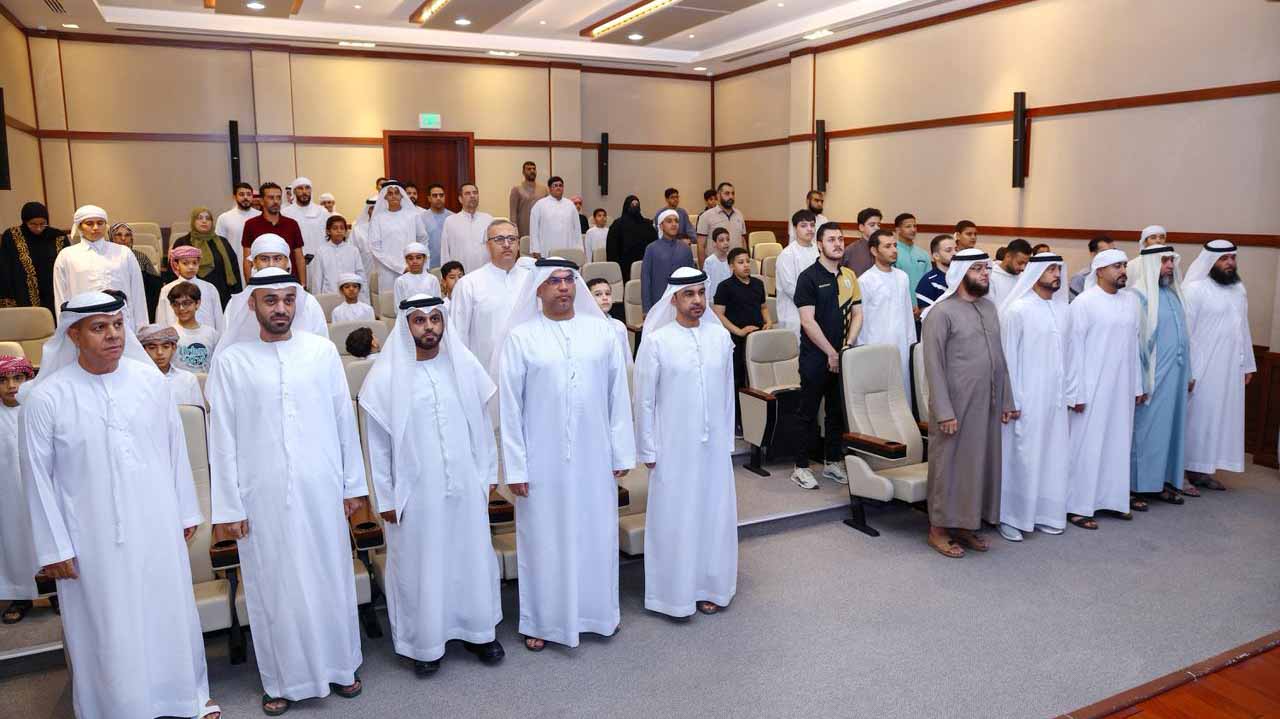 نادي دبا الحصن يكرم الفائزين في اختتام مسابقة القرآن الكريم 