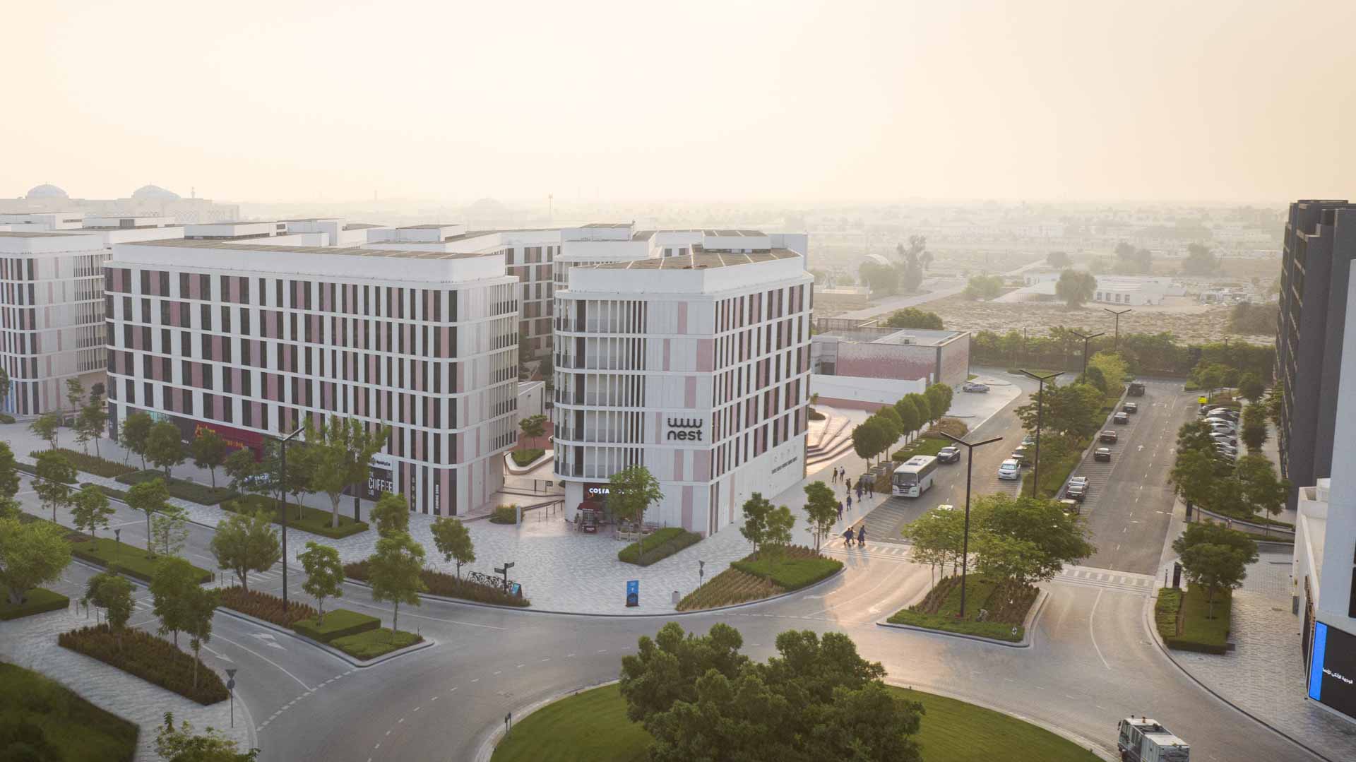 أرادَ توفر 150 غرفة مجانية للمسافرين العالقين في مجمع نِست بالجادة