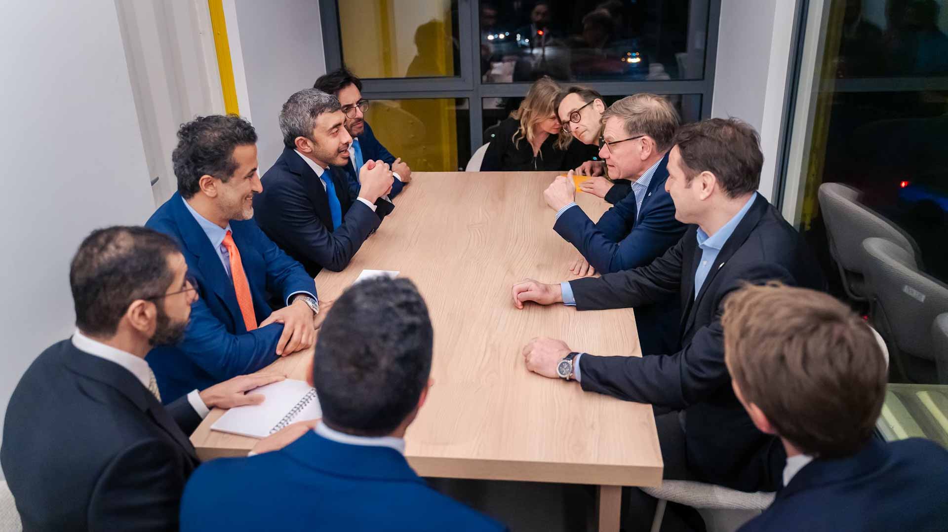 في نيقوسيا..عبدالله بن زايد يبحث مع نظيره الألماني الهجوم الإيراني 