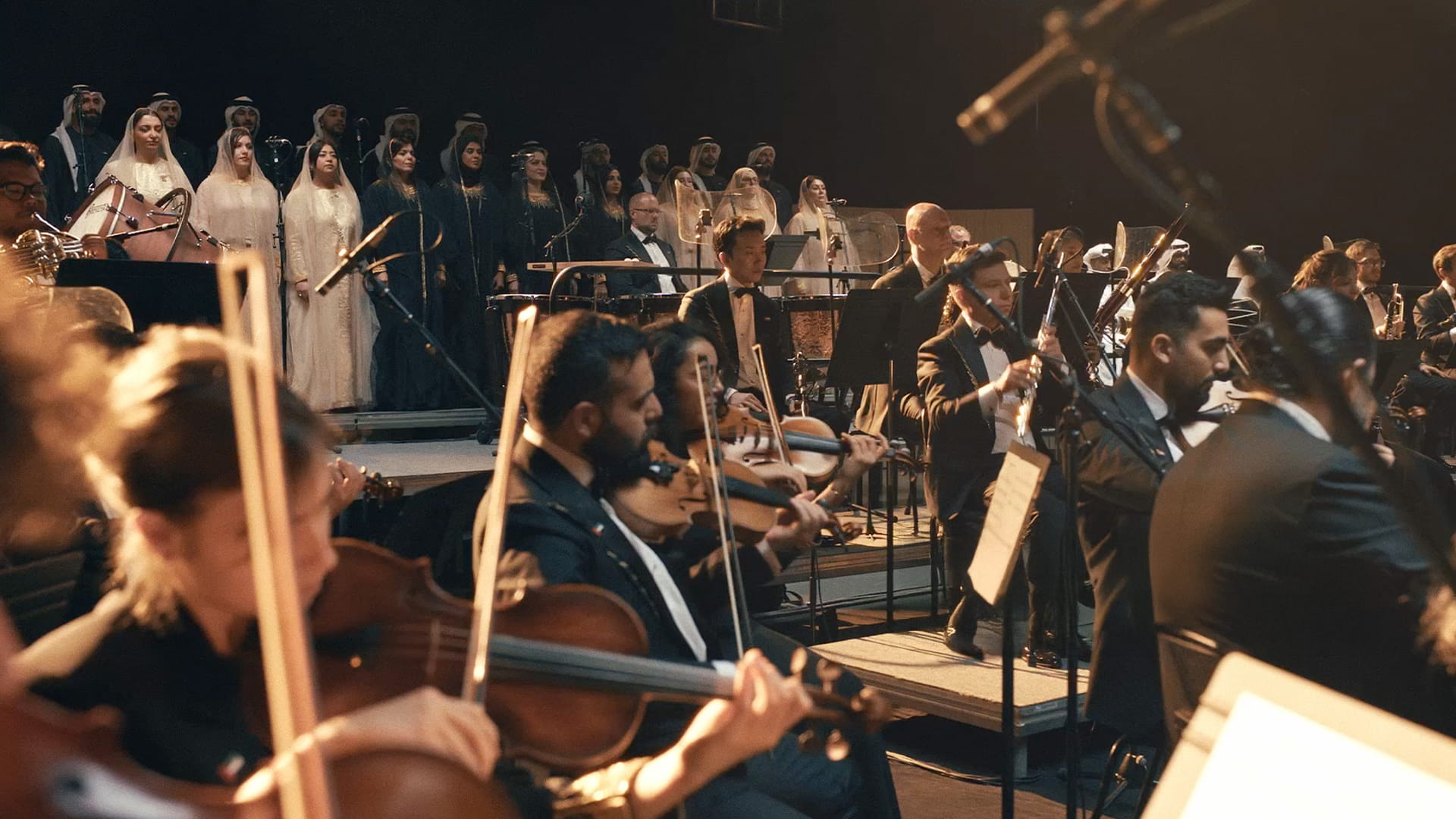 "أوركسترا الإمارات" تُطلق عملاً موسيقياً تكريماً لحُماة الوطن