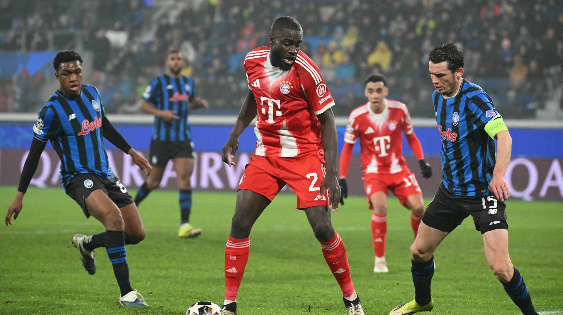 بايرن ميونيخ يضع قدماً في ربع نهائي دوري الأبطال 