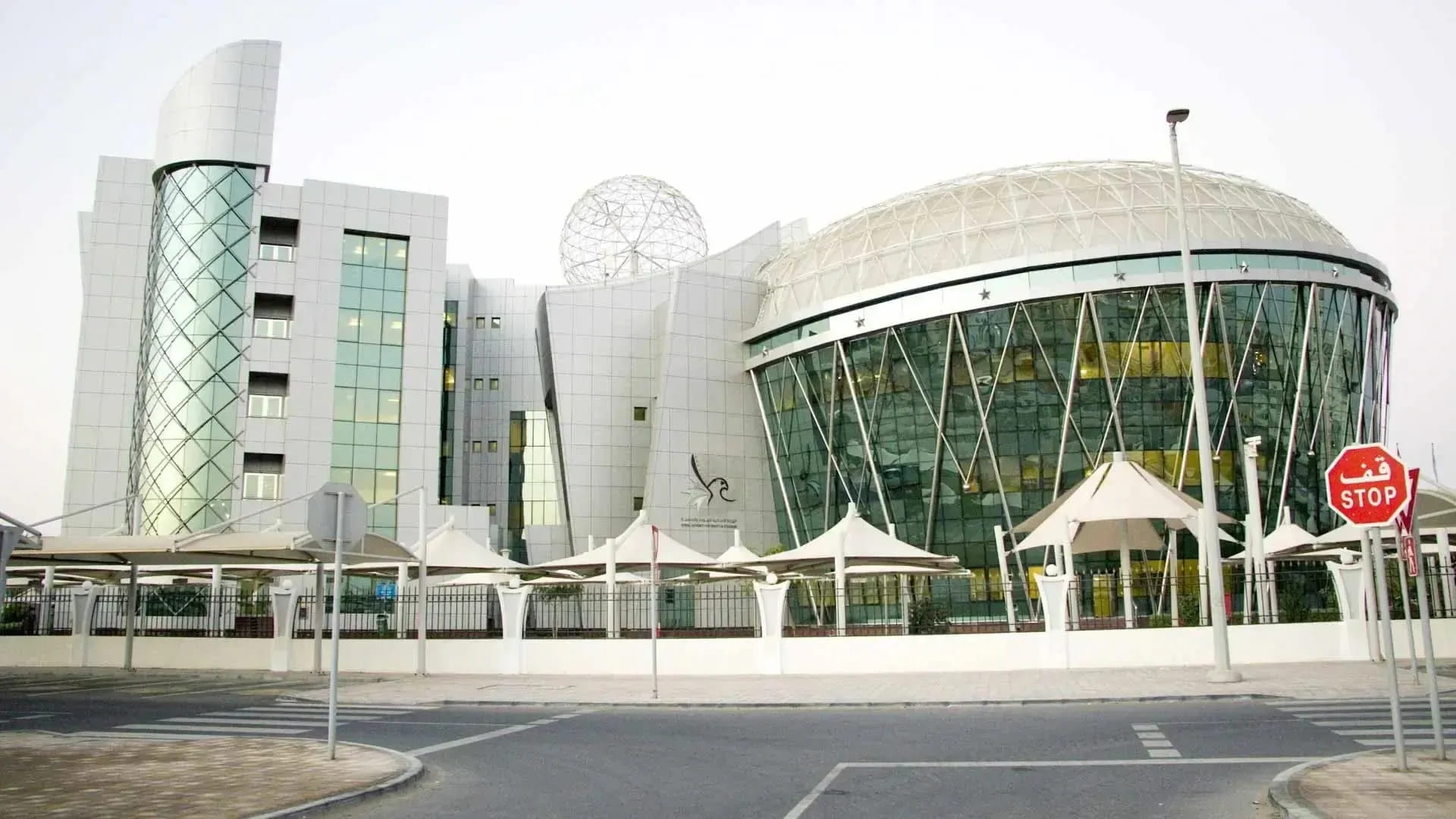 صورة بعنوان: "الهوية" تتيح للمقيمين المنتهية إقامتهم بالخارج الدخول دون تأشيرة 