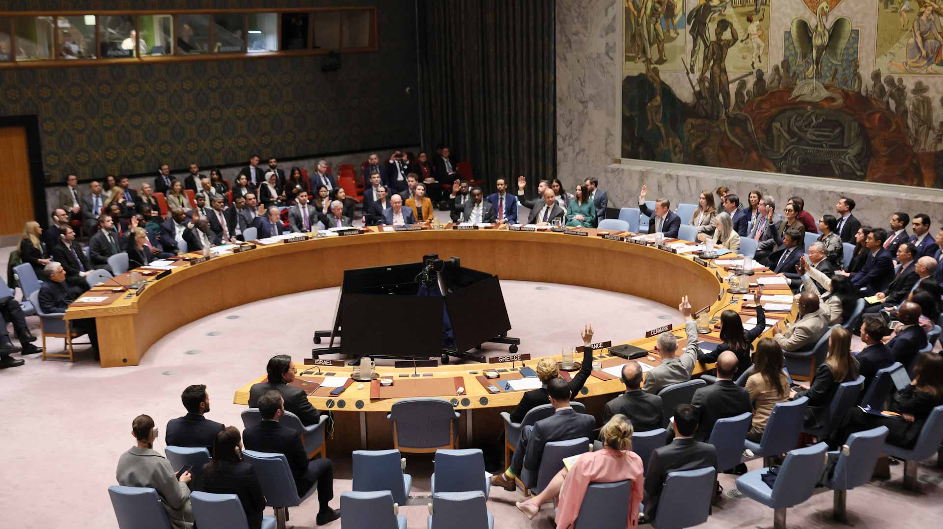 ترحيب خليجي وعربي واسع بإدانة مجلس الأمن للاعتداءات الإيرانية 