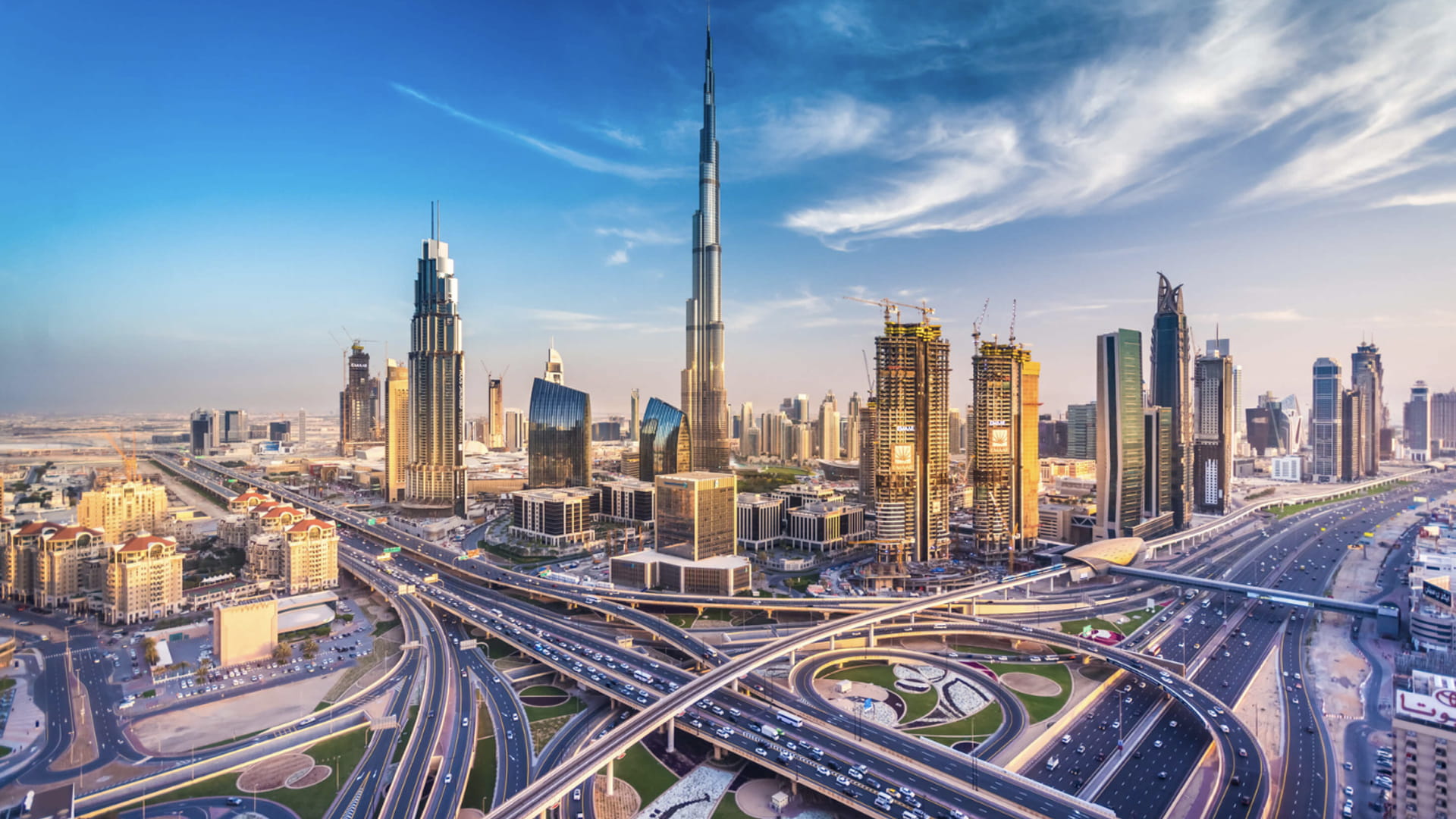 الجهات المختصة في دبي تتعامل مع حادث سقوط طائرة مسيرة ولا إصابات 