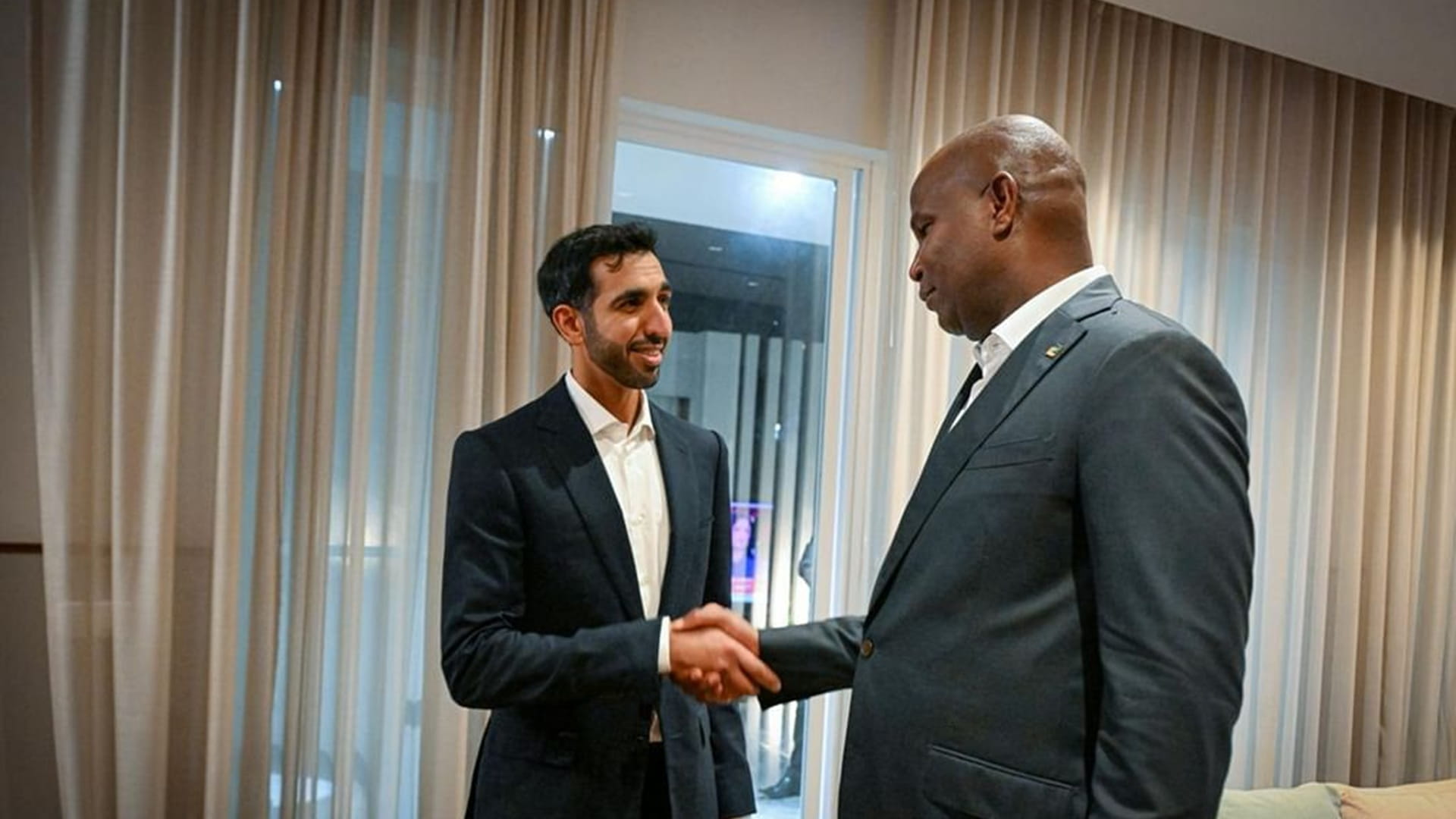 شخبوط بن نهيان يزور رئيس موزمبيق لتعزيز التعاون الثنائي