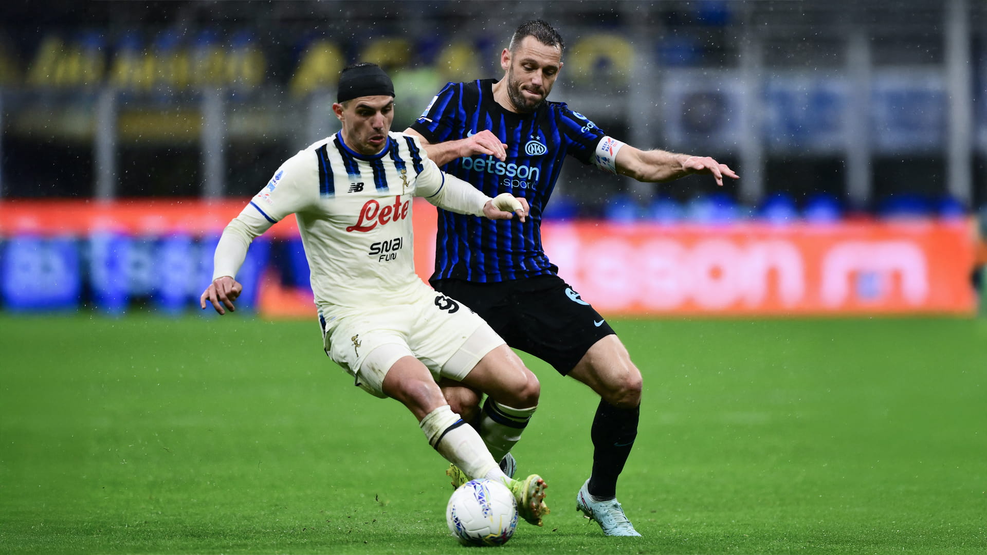 إنتر ميلان يتعثر أمام أتالانتا في الدوري الإيطالي