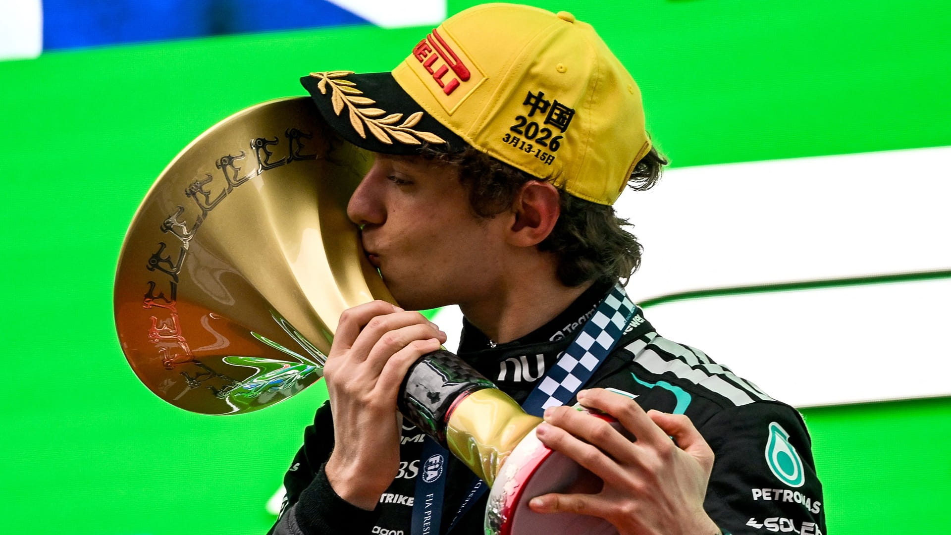 صورة بعنوان: الشاب أنتونيلي يتوج بلقب سباق جائزة الصين الكبرى للفورمولا 1 