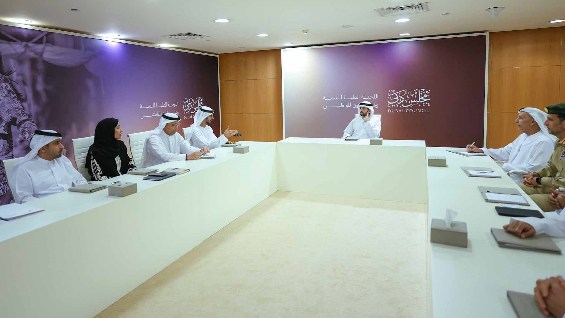 حمدان بن محمد يعتمد حزمة من المبادرات والمشاريع الاستراتيجية