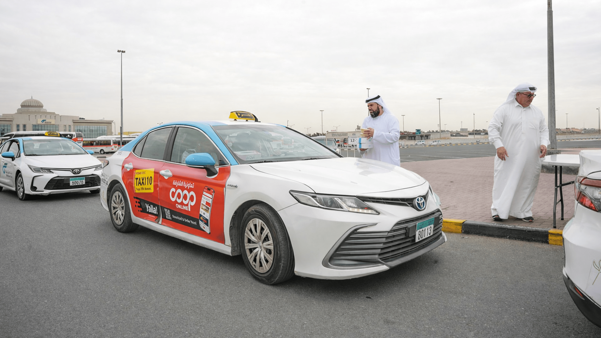 صورة بعنوان: "أجرة الشارقة" توزع 21 ألف وجبة إفطار على سائقي مركبات الأجرة 