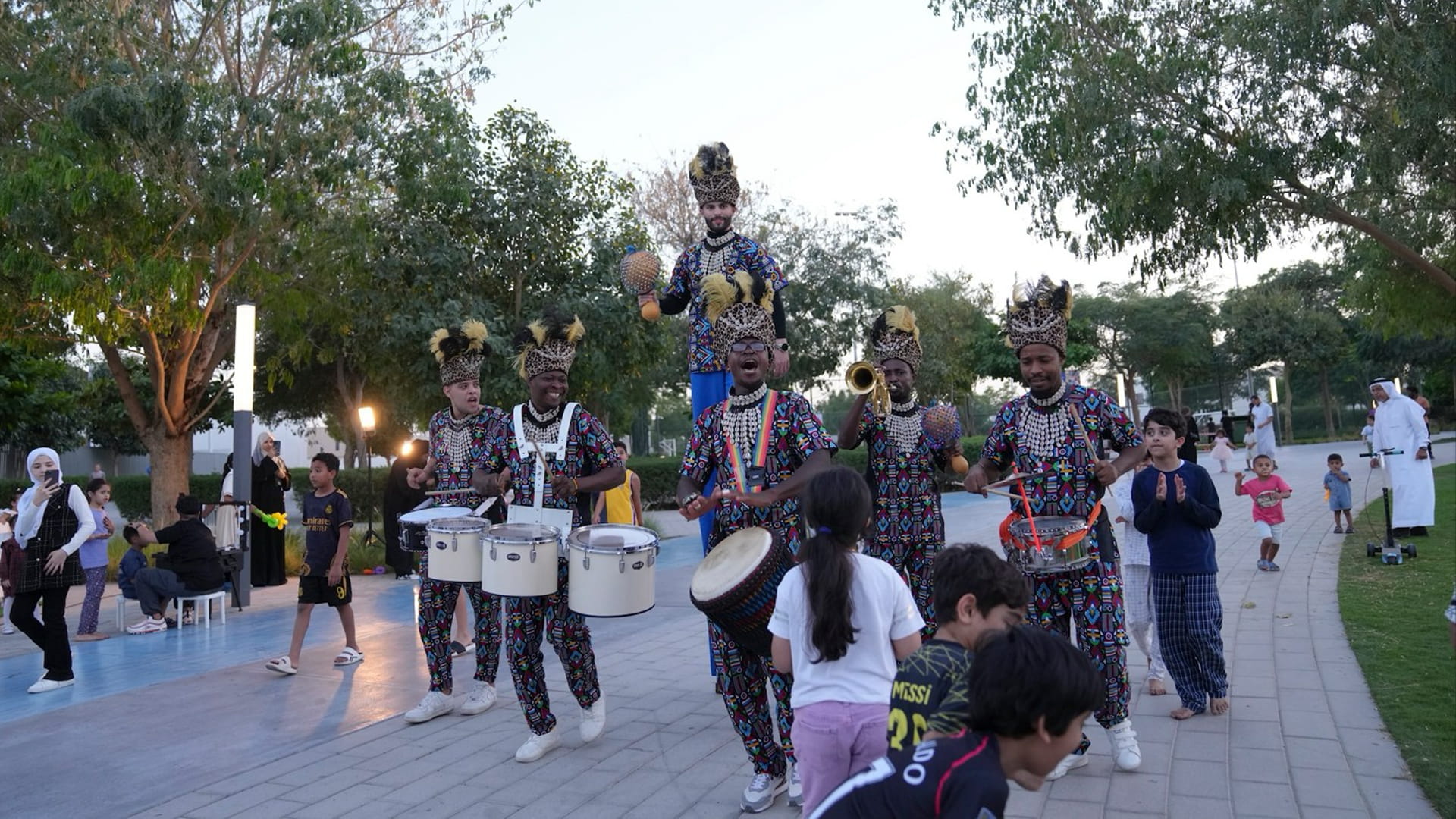 أرادَ تعلن عن جدولٍ حافل بالفعاليات في الجادة ومسار ومساكن نَسمَة