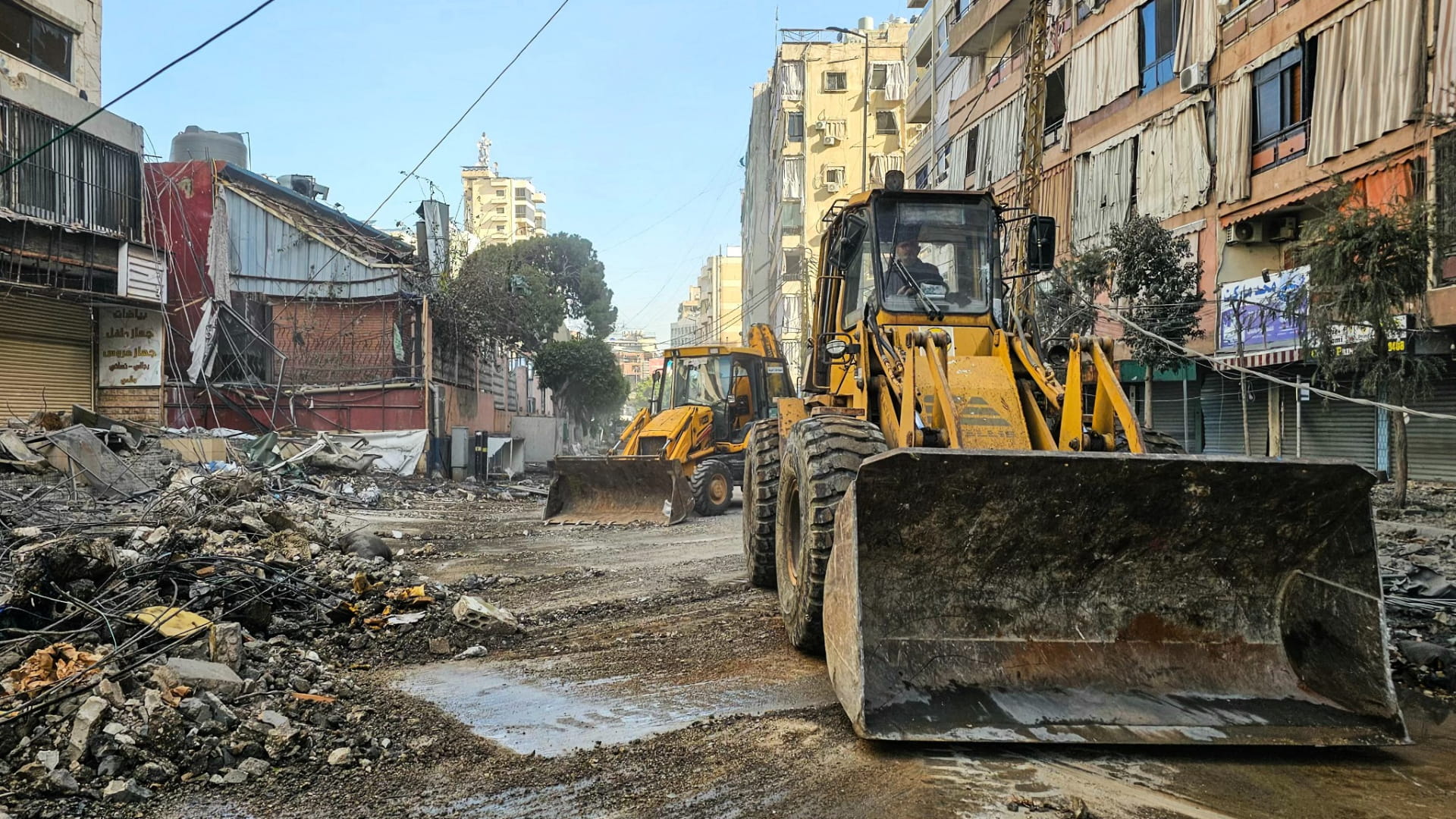 مقتل 12 وإصابة 41 في غارات إسرائيلية استهدفت أحياء بيروت المكتظة 