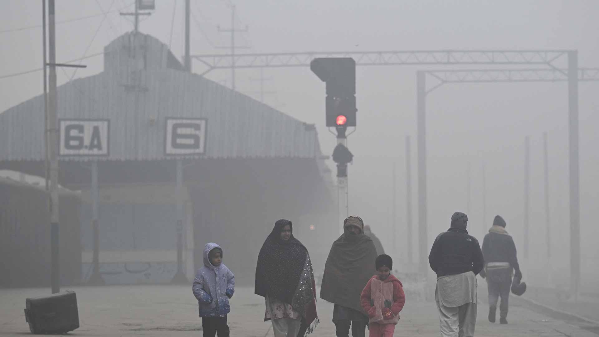 وفاة 19 شخصاً وإصابة 60 بسبب أمطار غزيرة ورياح عاتية تضرب باكستان 