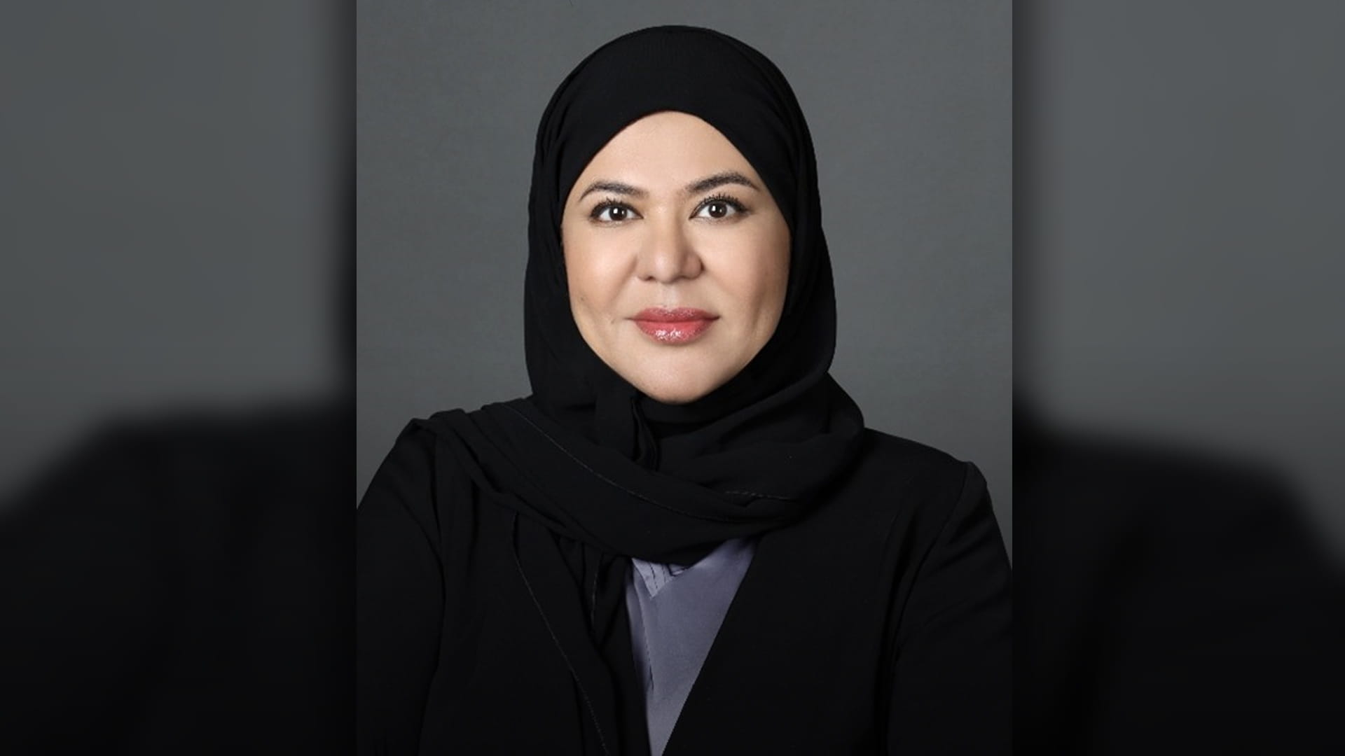 معالي سناء بنت محمد سهيل وزيرة الأسرة 