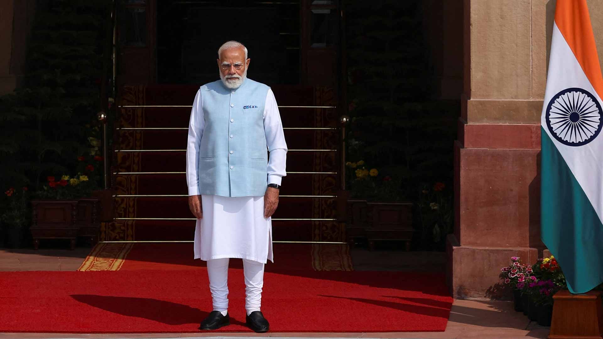 عبر الهاتف.. مودي يحث نظيره الإيراني بضرورة فتح الممرات الملاحية 