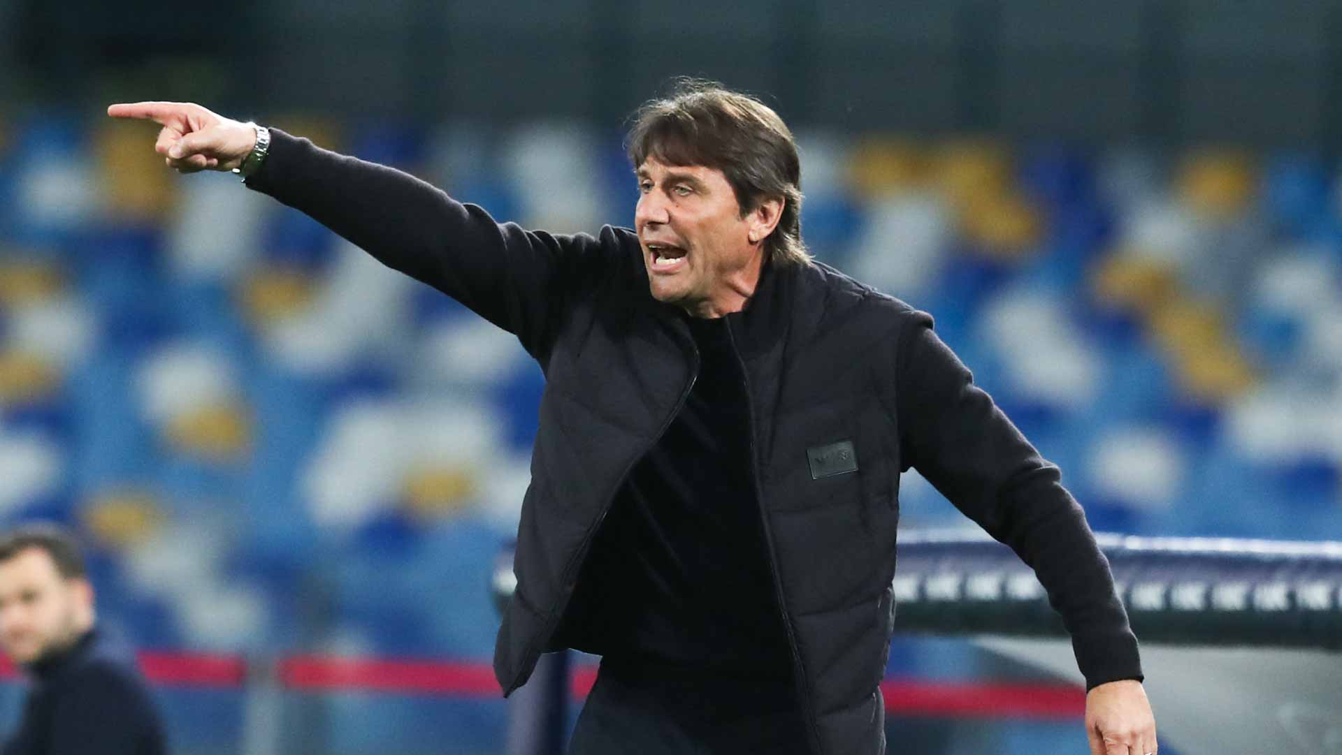 نابولي يصعد للمركز الثاني في الدوري الإيطالي لكرة القدم 