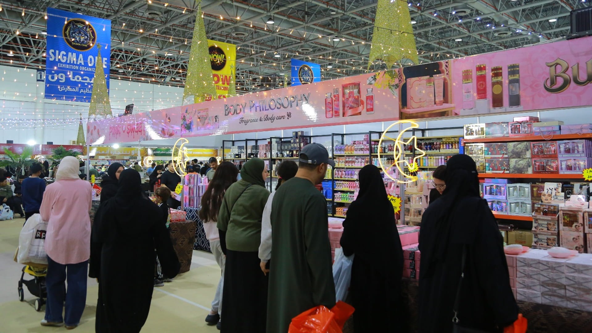 صورة بعنوان: معرض "ليالي رمضان" يختتم فعالياته مستقطباً آلاف الزوار