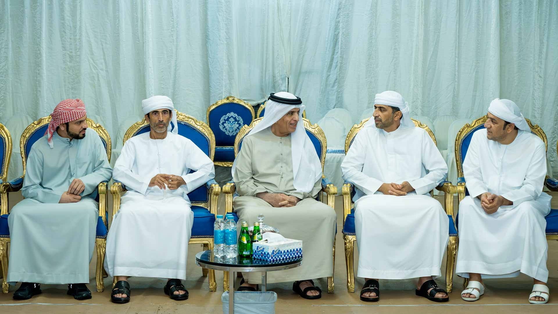 سعود بن صقر يعزي في وفاة حمد عبد الله نهيل العرياني