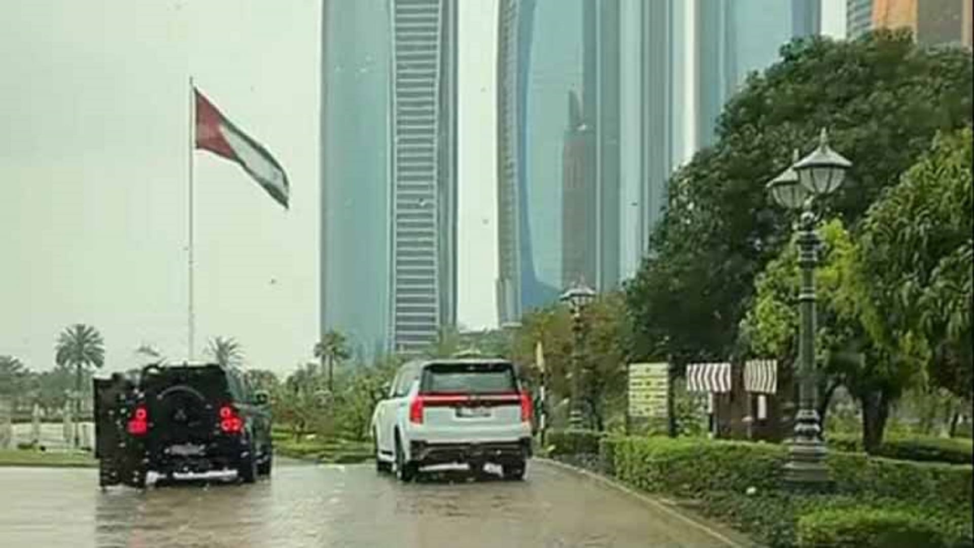 أمطار الخير تعم الدولة بتفاوت في الغزارة ومصحوبة بالبرد والرعد 