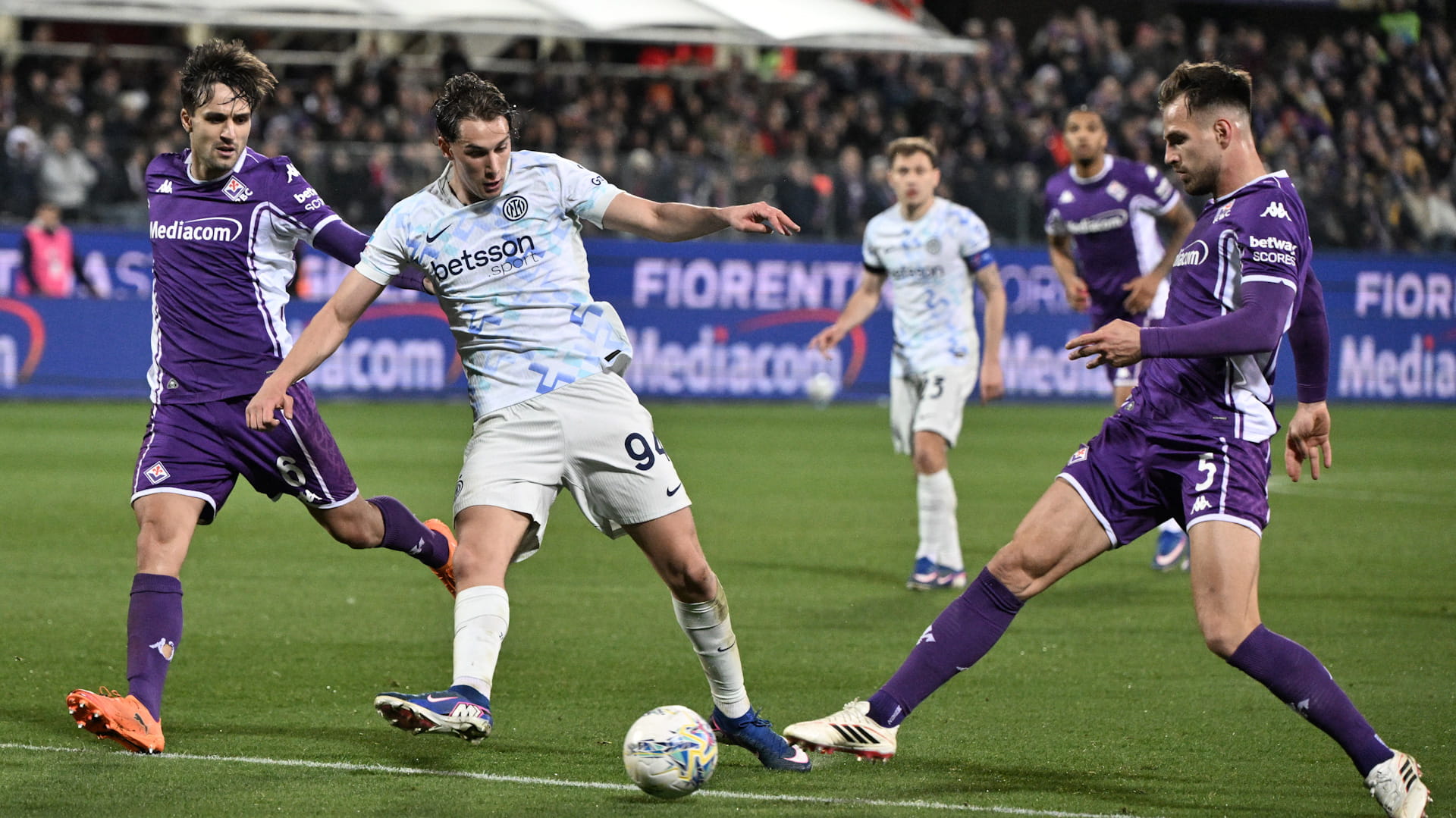 Inter's Serie A lead cut to six with Fiorentina draw