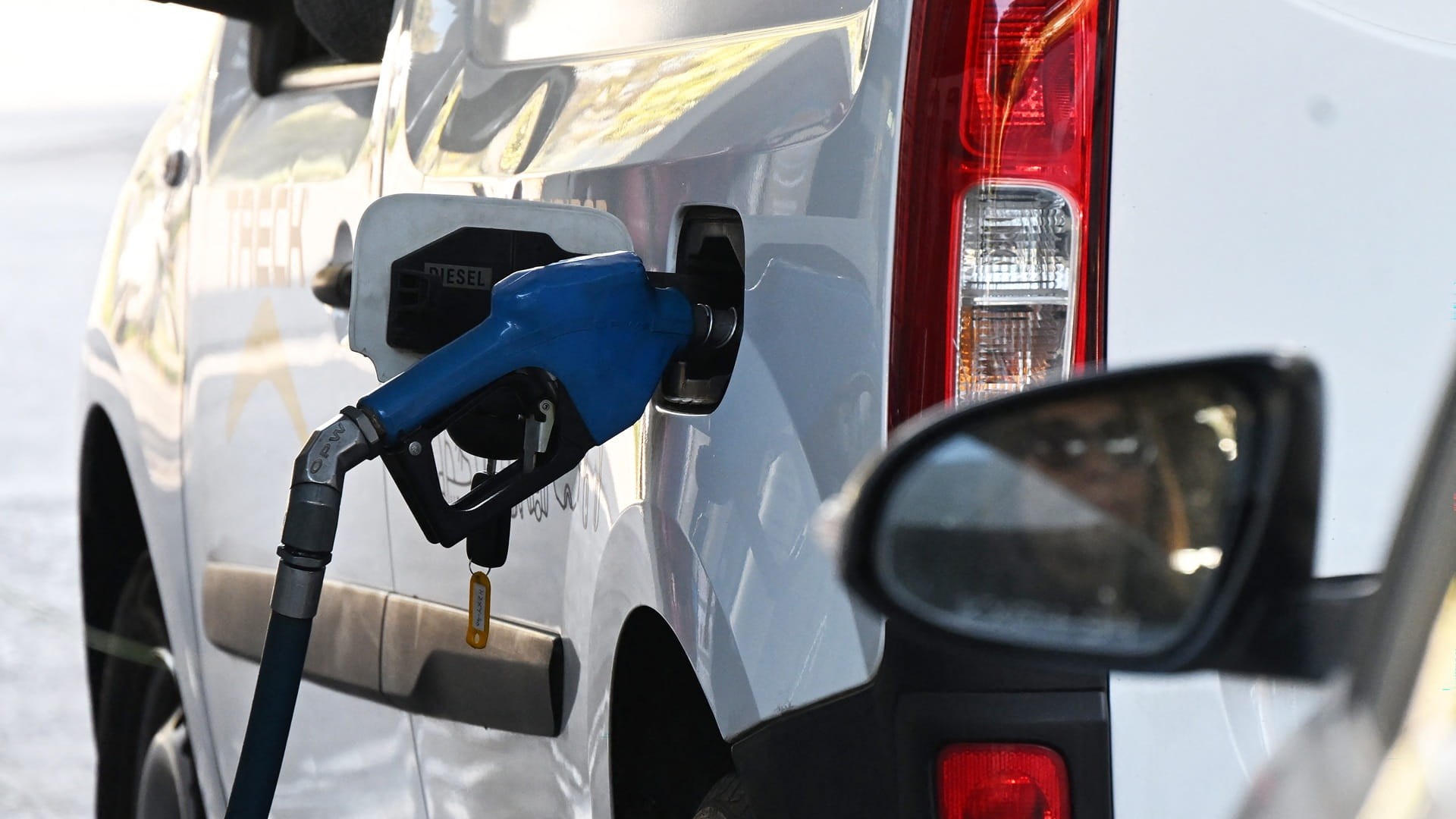 Diesel price more than doubles in Vietnam since Mideast war