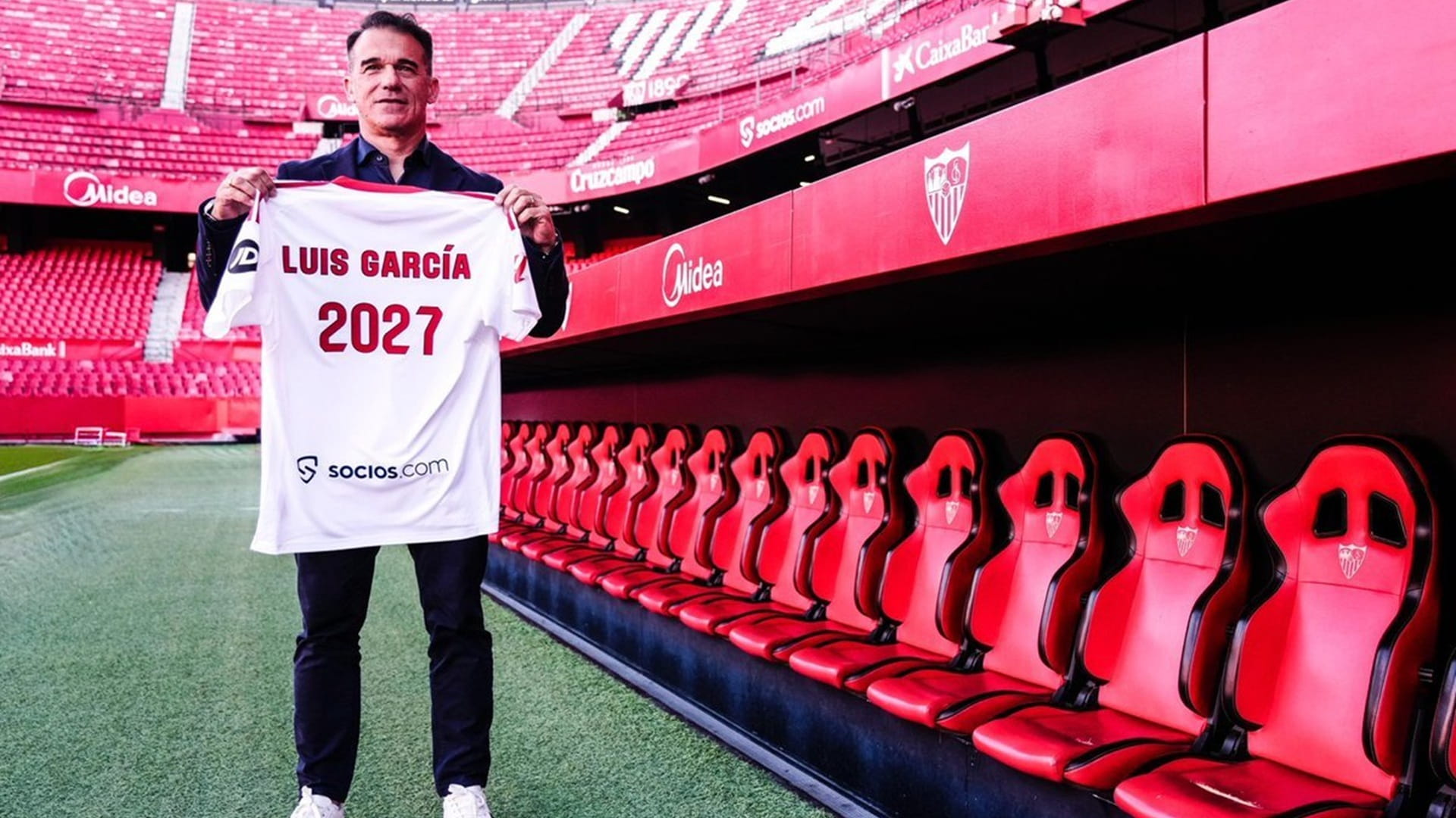 Sevilla FC appoints Luis García as coach 