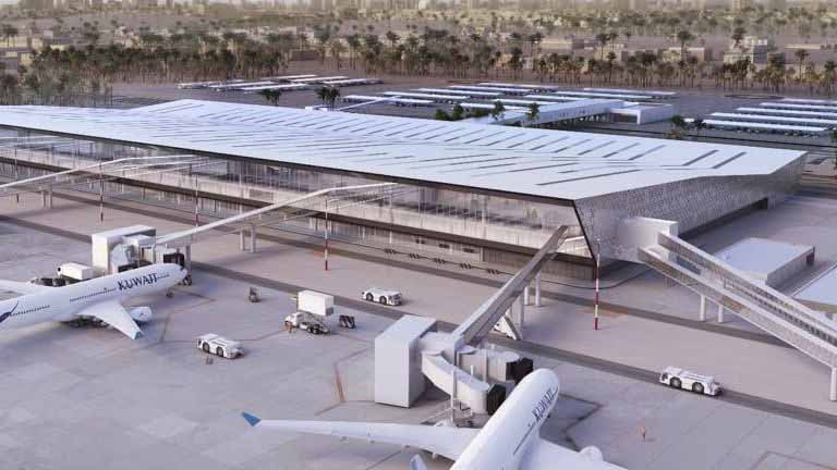 طائرات مسيرة إيرانية تستهدف خزان وقود بمطار الكويت ولا إصابات 