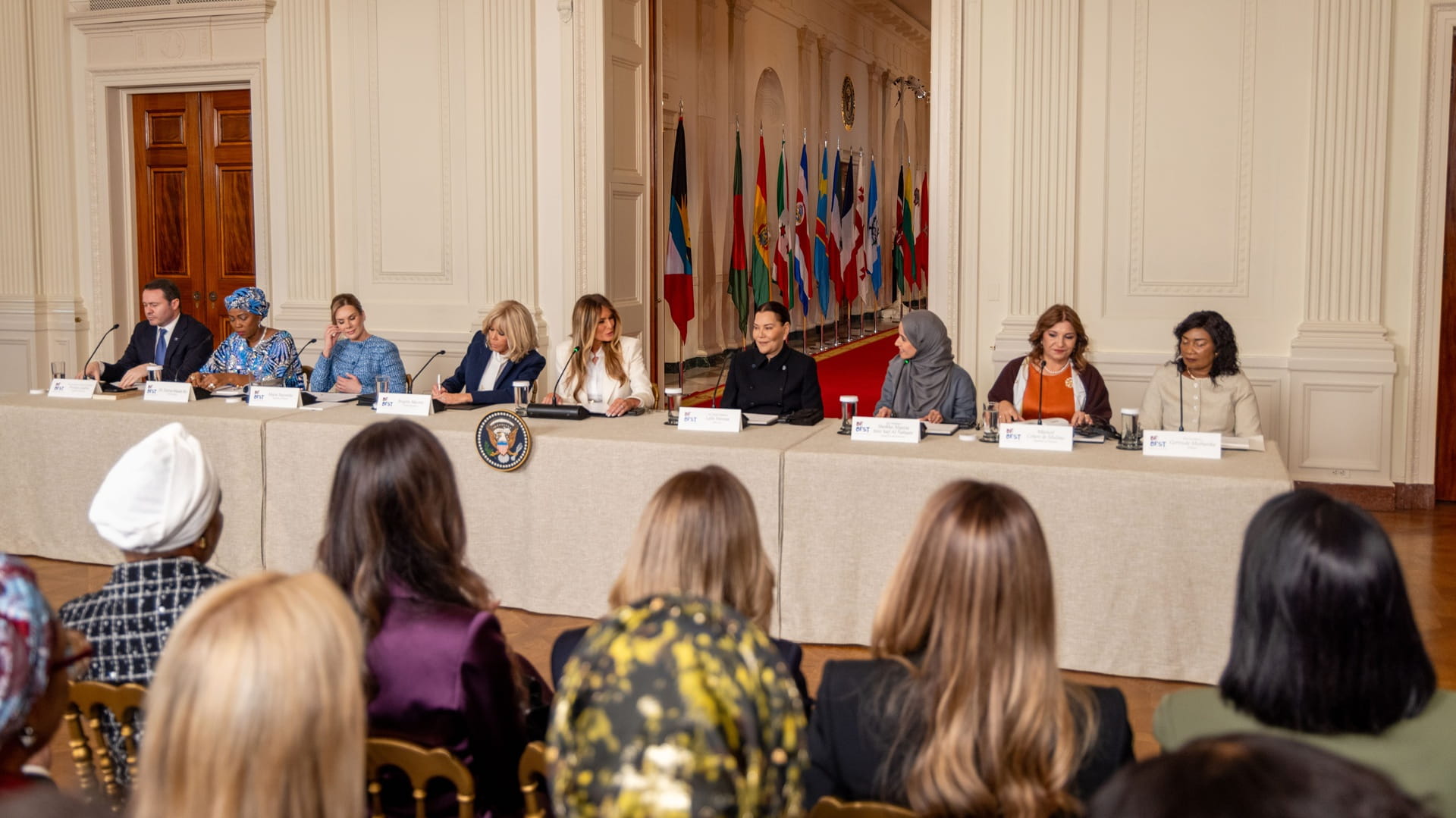 الإمارات تؤكد التزامها ببناء مستقبل رقمي أكثر شمولاً وعدالة للطفل