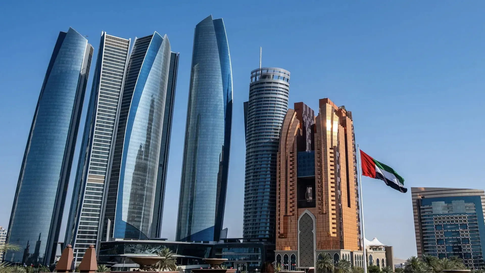 Abu Dhabi authorities respond to fire incidents close to KEZAD 