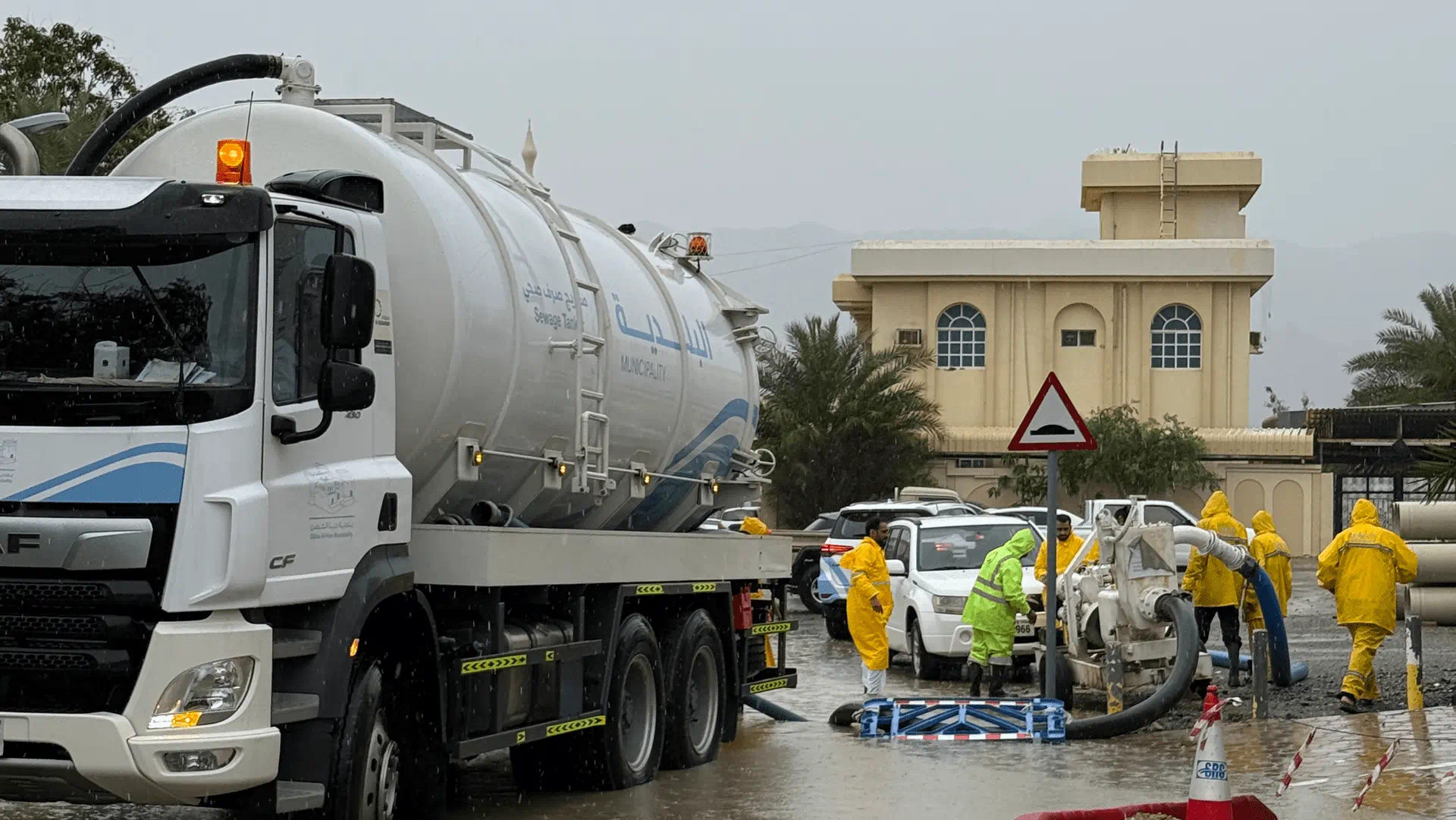 Dibba Al Hisn Municipality restores the city after weather impacts 